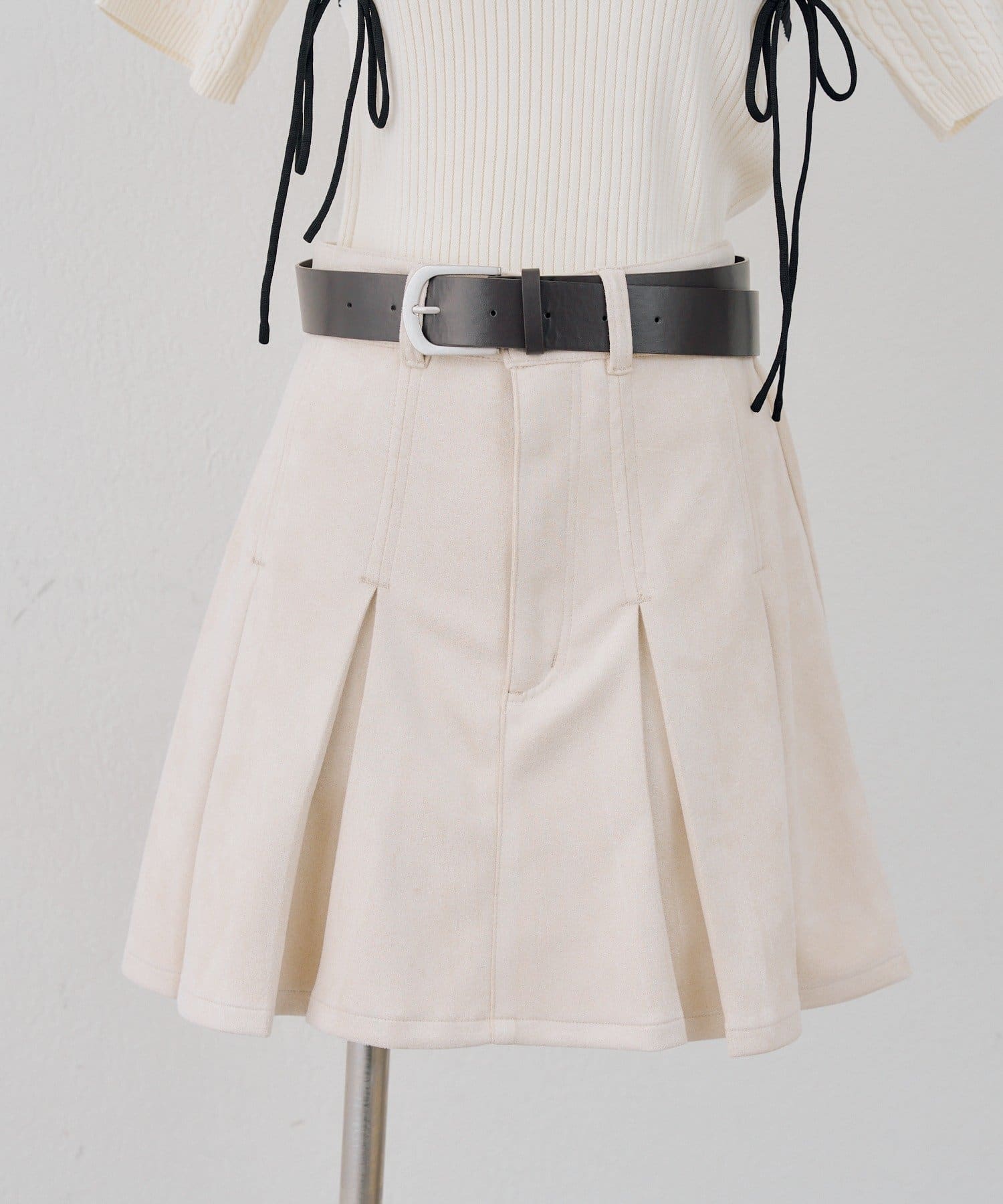 NICE CLAUP / OLIVE des OLIVE OUTLET(ナイスクラップ  / オリーブ デ オリーブ アウトレット) 【continuer】 ベルト付プリーツミニスカート