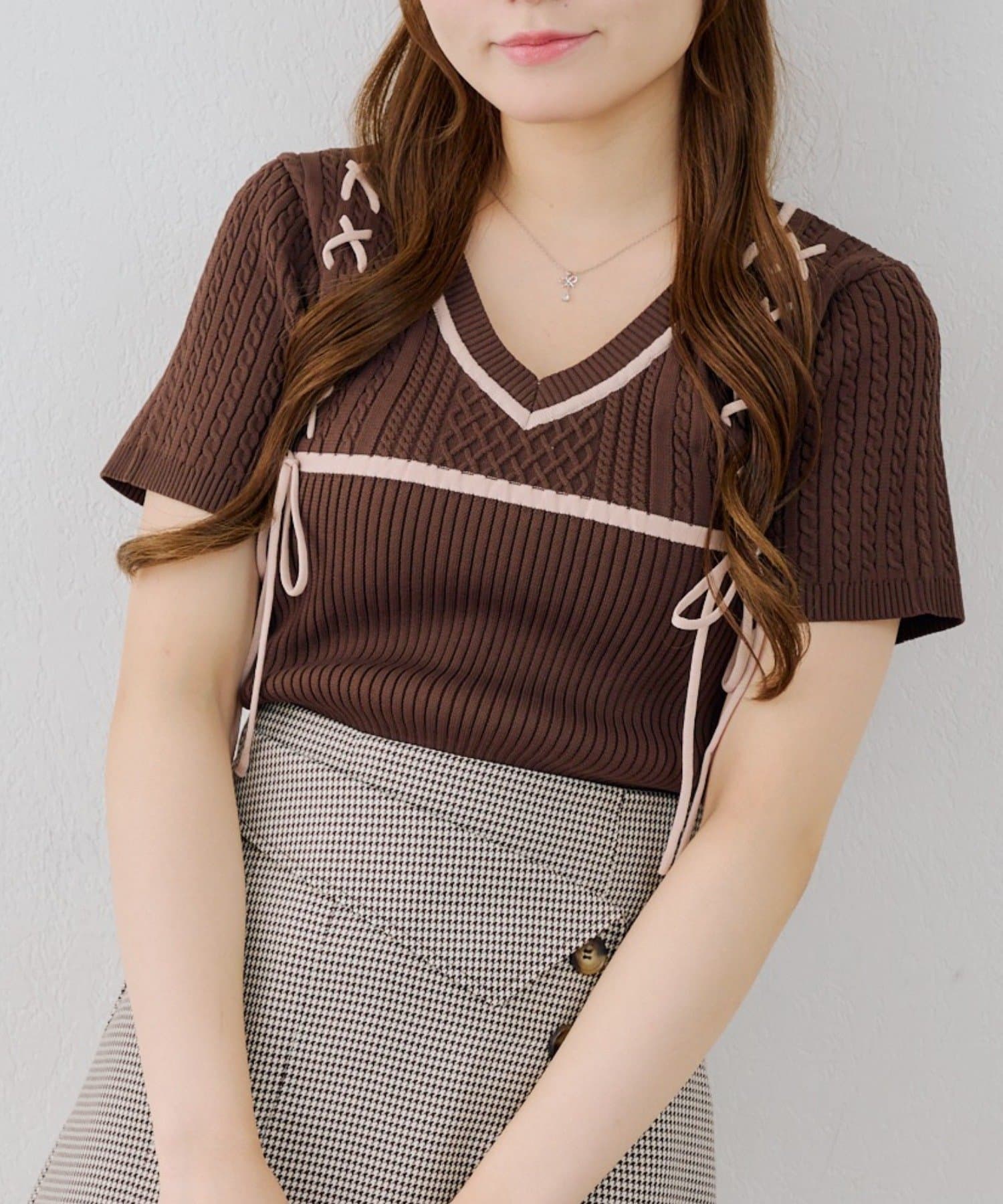 NICE CLAUP / OLIVE des OLIVE OUTLET(ナイスクラップ  / オリーブ デ オリーブ アウトレット) 【continuer】レースアップ半袖ニットトップス
