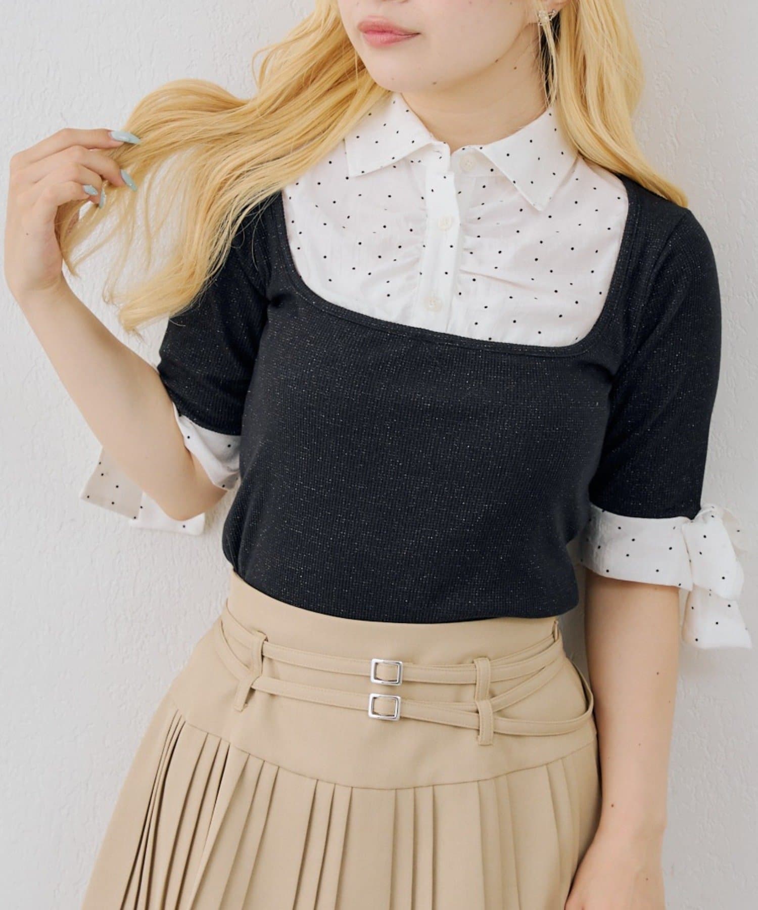 NICE CLAUP / OLIVE des OLIVE OUTLET(ナイスクラップ  / オリーブ デ オリーブ アウトレット) 【continuer】リボン付きレイヤード風ラメトップス
