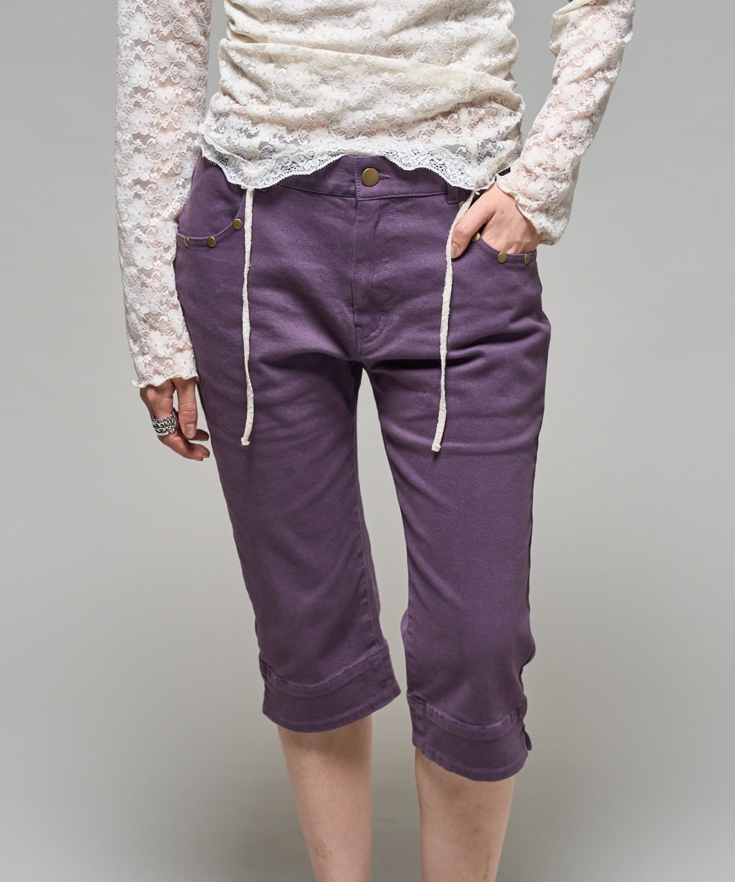 WHO’S WHO gallery(フーズフーギャラリー) 【26AW LOOK掲載品番】ストレッチカプリパンツ