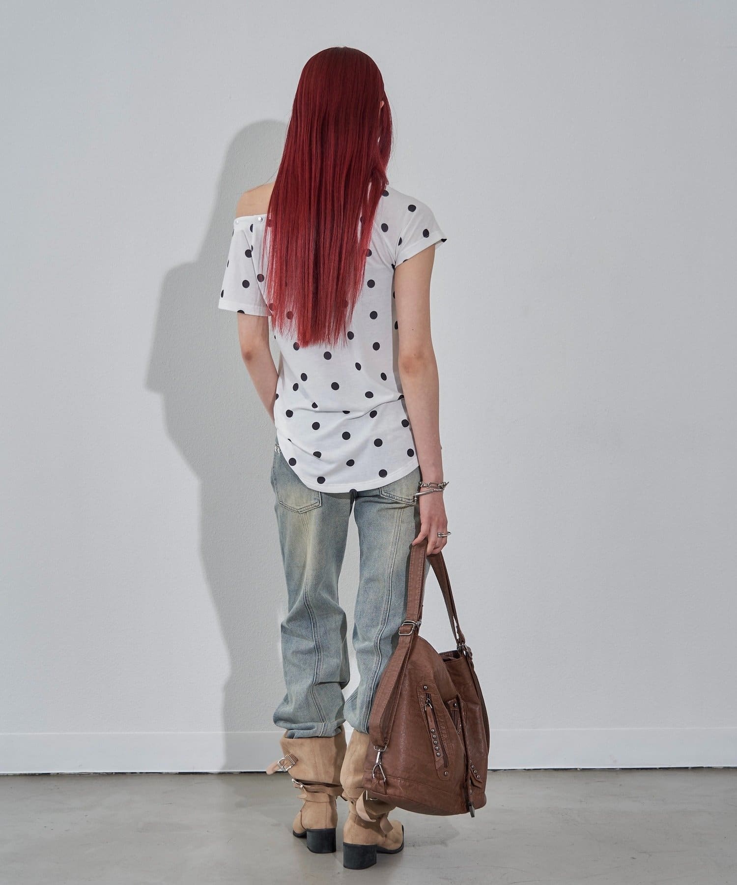 OUTLET(アウトレット) 【WHO'S WHO gallery】エリオットラウンドヘムシアーTEE