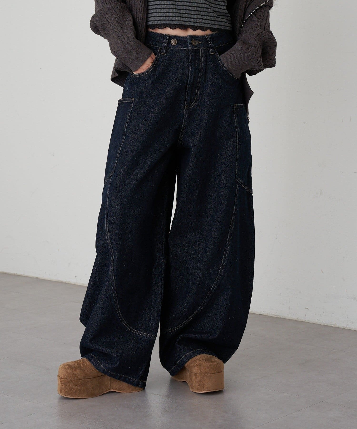 RAY CASSIN(レイカズン) 【S / Mサイズ展開・お客様レビュー多数◎】デザイン切替ワイドデニム