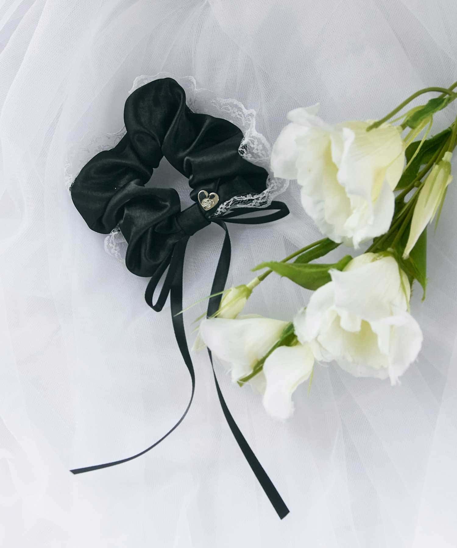 Belle Charme(ベルシャルム) Ribbon Satin Chouchou