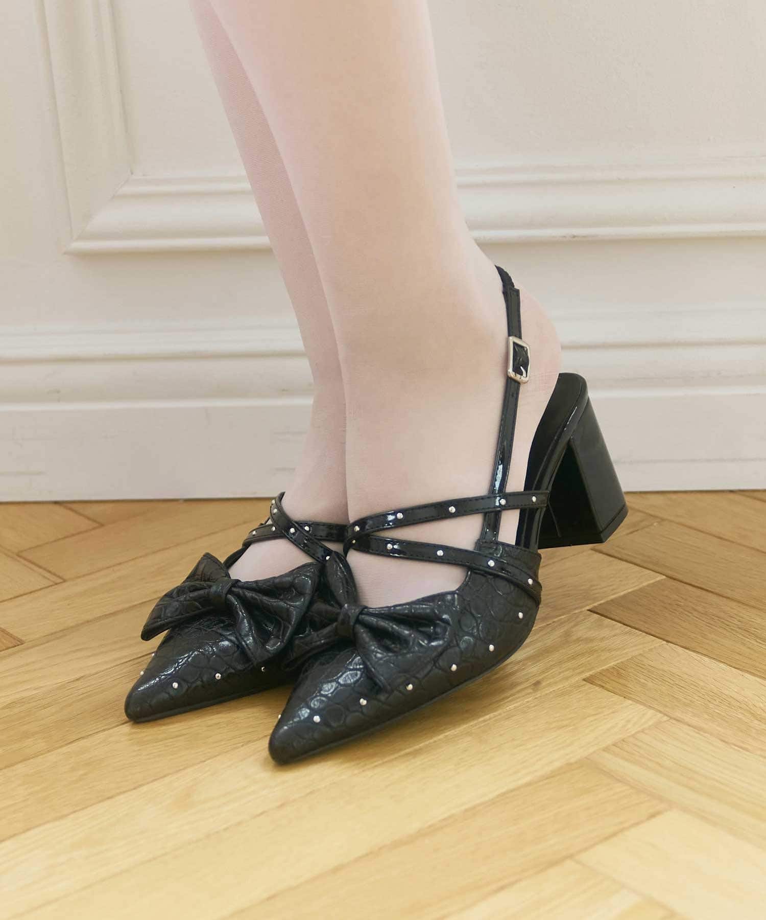 Belle Charme(ベルシャルム) Studded Ribbon Mules