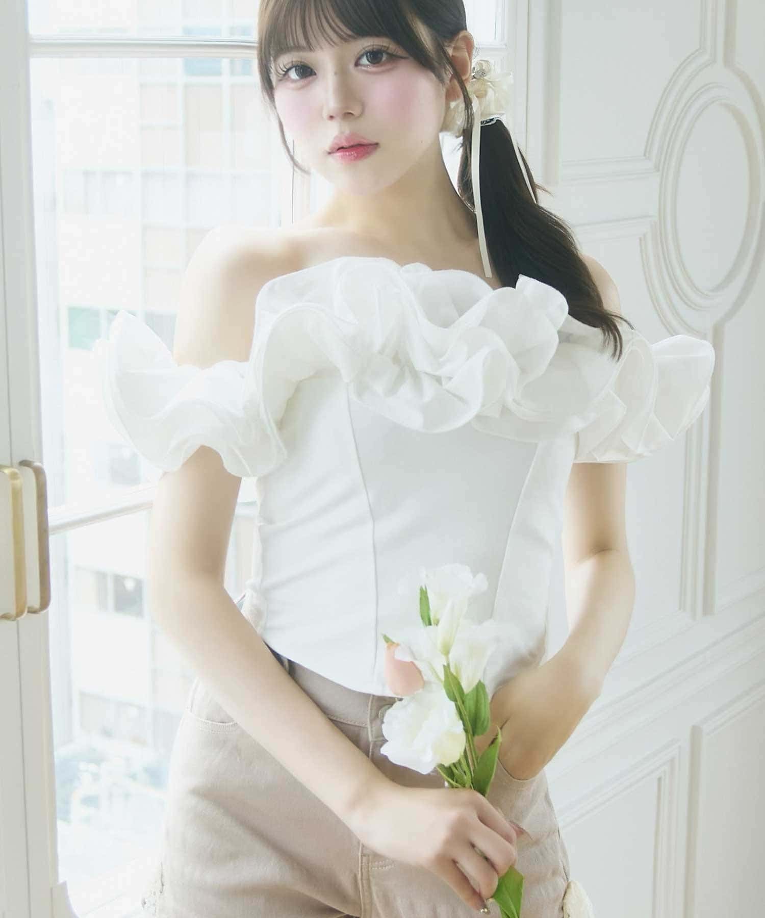 Belle Charme(ベルシャルム) Volume Frill Off Shoulder Tops