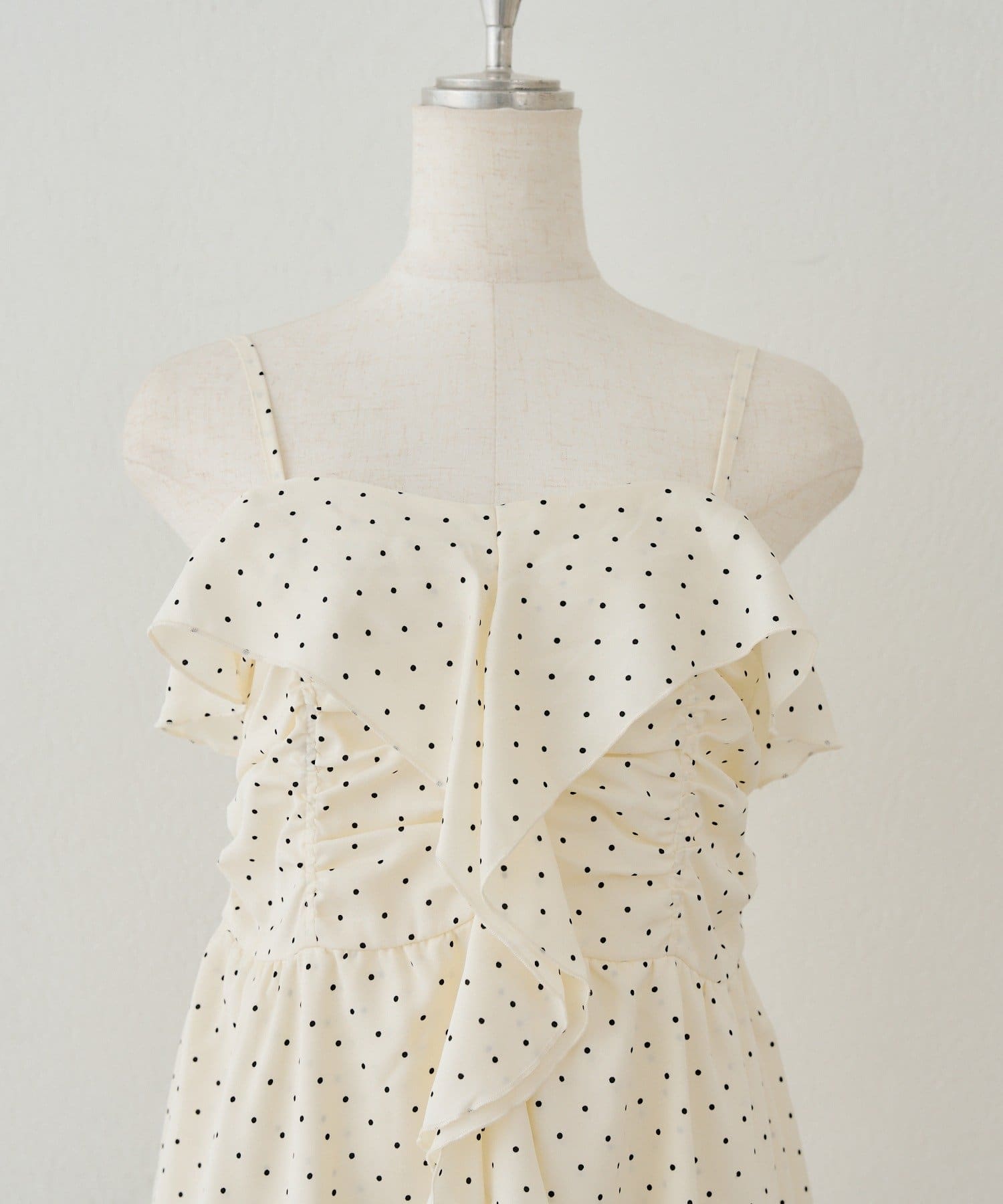 NICE CLAUP / OLIVE des OLIVE OUTLET(ナイスクラップ  / オリーブ デ オリーブ アウトレット) 【continuer】ラッフルフリルキャミチュニック