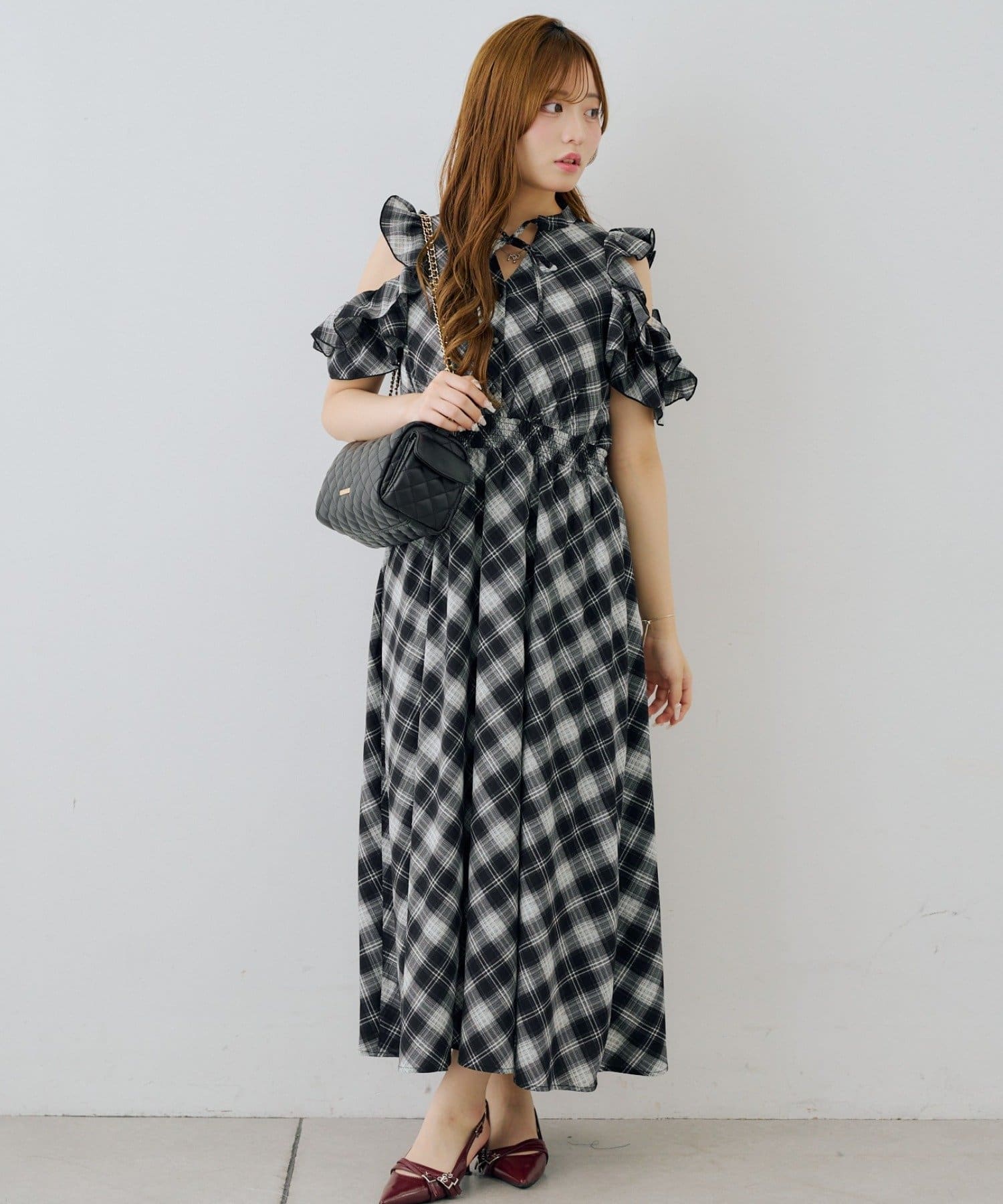NICE CLAUP / OLIVE des OLIVE OUTLET(ナイスクラップ  / オリーブ デ オリーブ アウトレット) 【ANOTHER BRANCH】アソート肩フリルあきワンピース