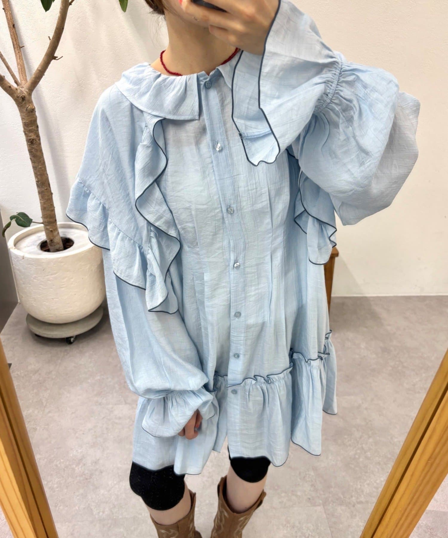 w closet(ダブルクローゼット) ビッグ衿フリルミニワンピース