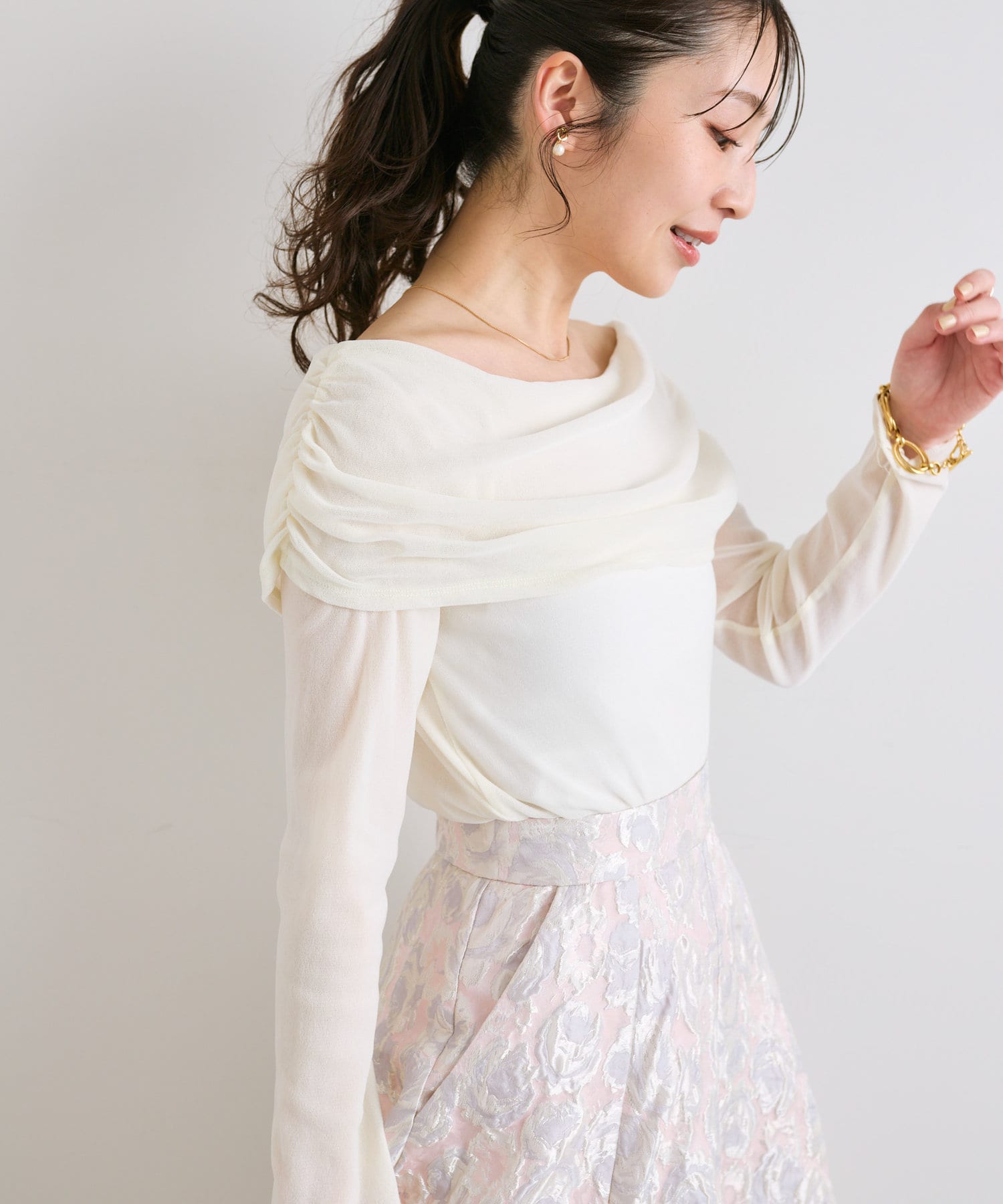 OUTLET(アウトレット) 【La boutique BonBon】フロッキーチュールオフショルカットソー
