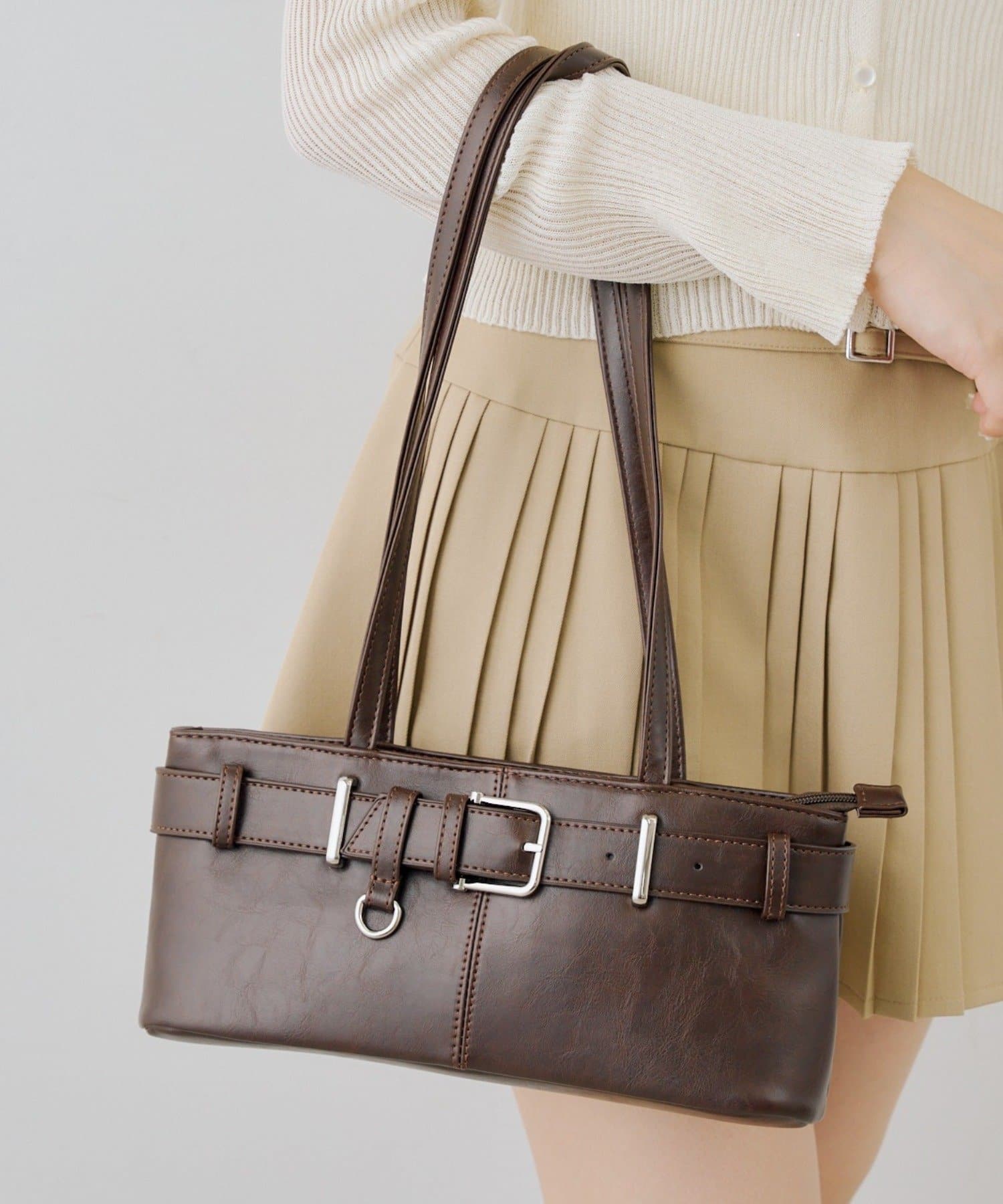 NICE CLAUP / OLIVE des OLIVE OUTLET(ナイスクラップ  / オリーブ デ オリーブ アウトレット) 【RMAF】ベルトデザインナローショルダーバッグ