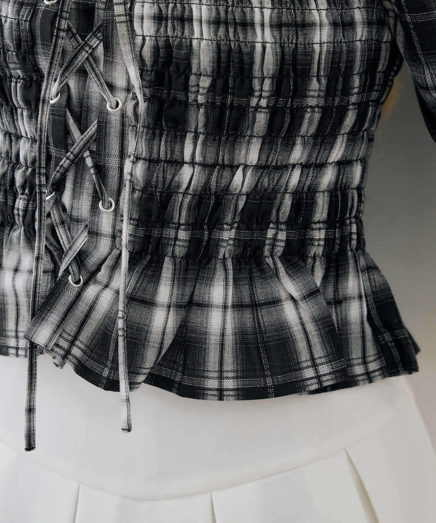 NICE CLAUP / OLIVE des OLIVE OUTLET(ナイスクラップ  / オリーブ デ オリーブ アウトレット) 【ANOTHER BRANCH】レースアップブラウス