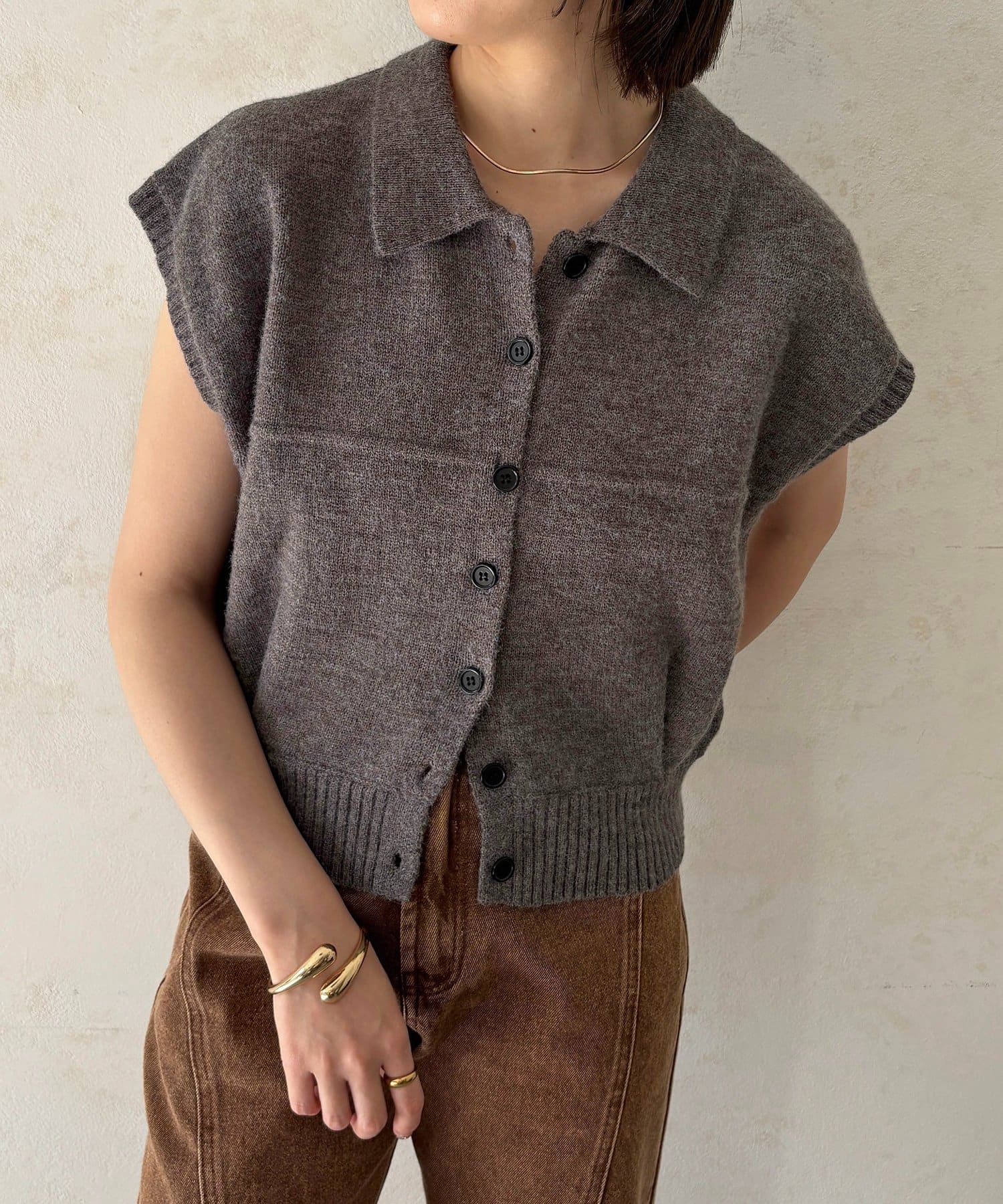 Thevon.(ゼヴォン) 襟付きフレンチニットベスト