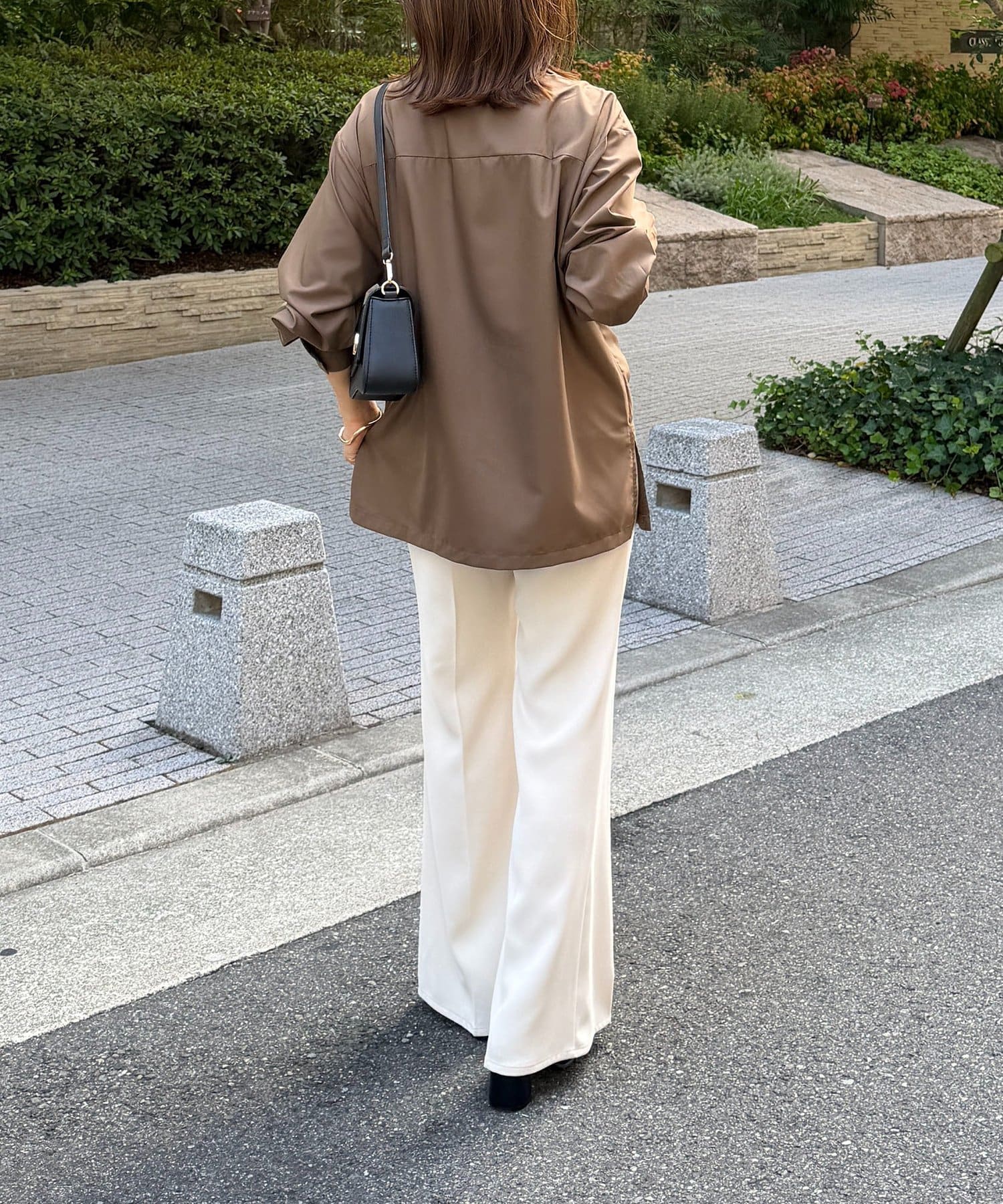 Thevon.(ゼヴォン) ニュアンスバックルシャツ