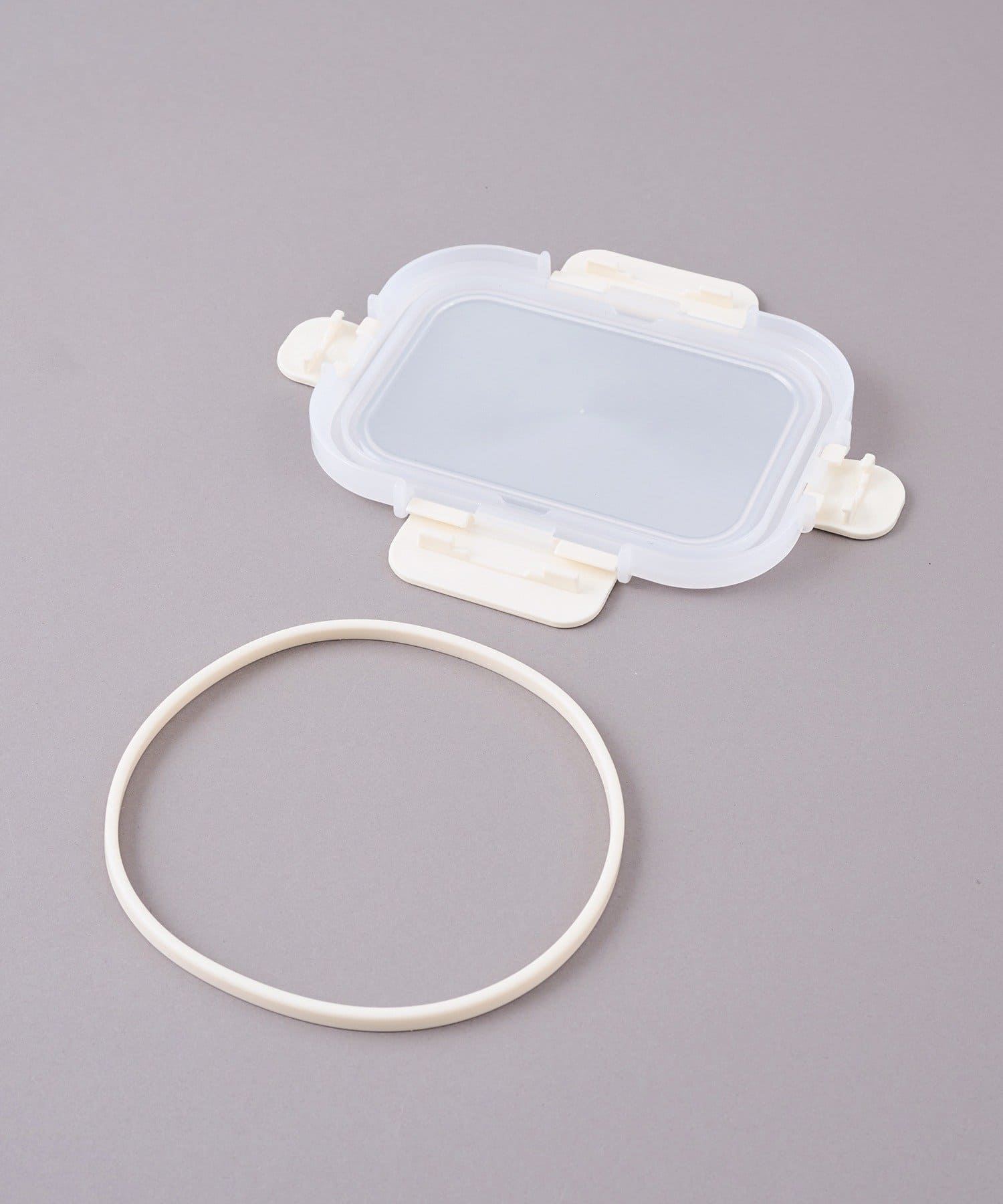 3COINS(スリーコインズ) スーパーロック保存容器：600ml