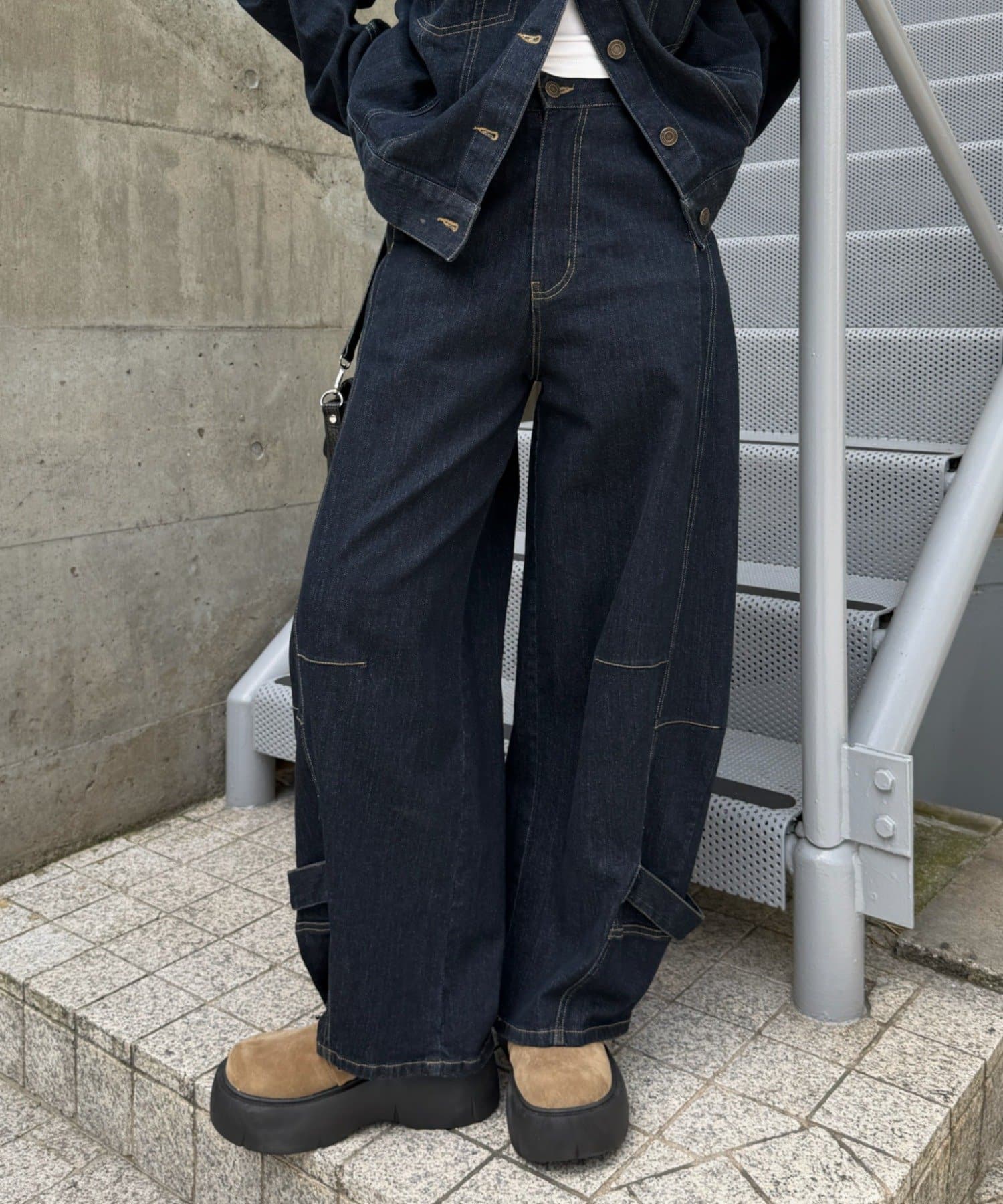 RAY CASSIN(レイカズン) 【8/20(木) 11時販売開始】バレルデザインデニムパンツ