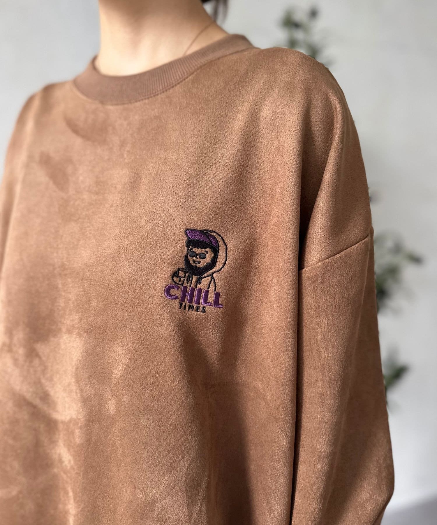LOCUST(ローカスト) 【ユニセックス】 ポンチスウェードオジ刺繍ロンT