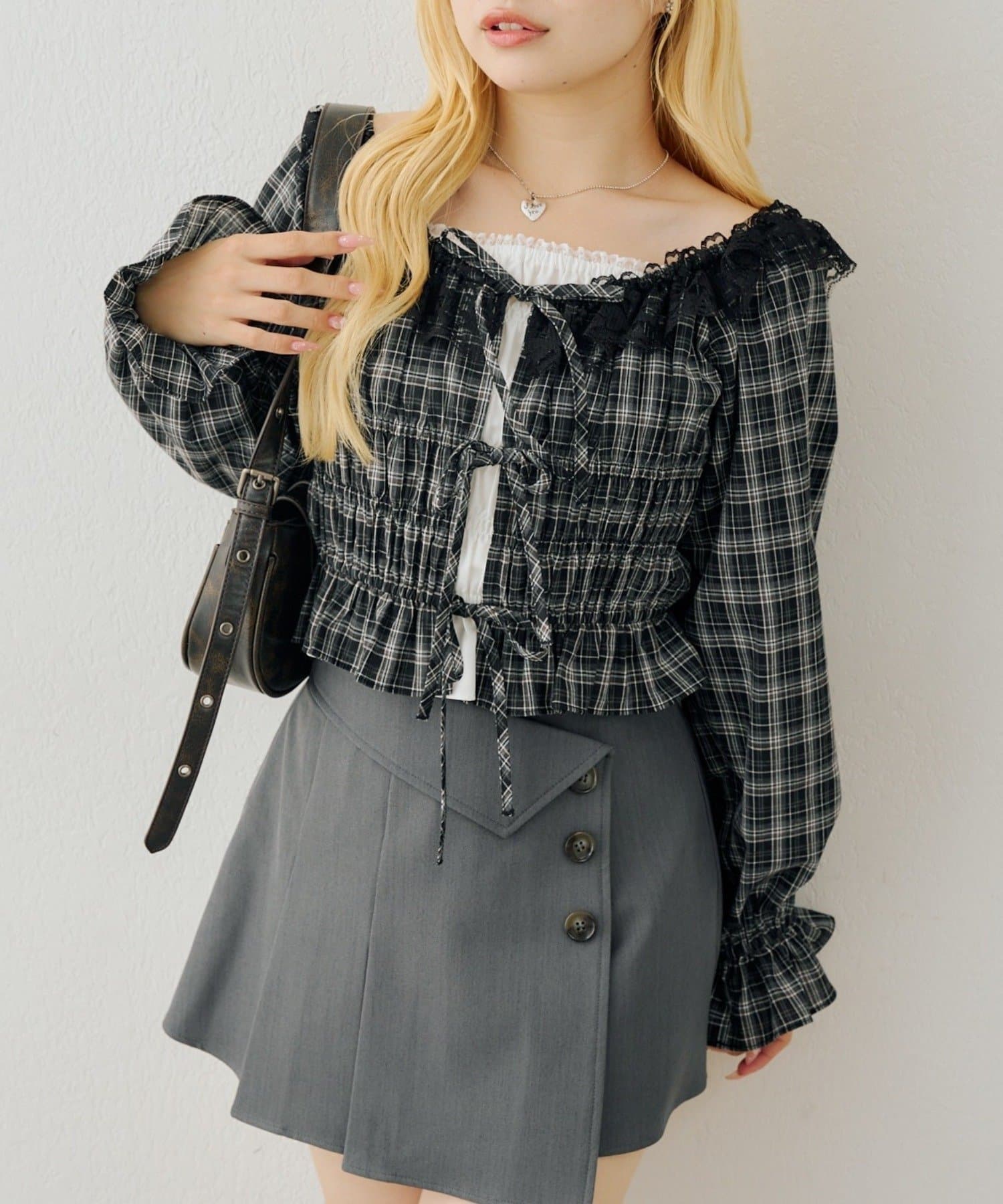 NICE CLAUP / OLIVE des OLIVE OUTLET(ナイスクラップ  / オリーブ デ オリーブ アウトレット) ドッキングリボンシャーリングブラウス