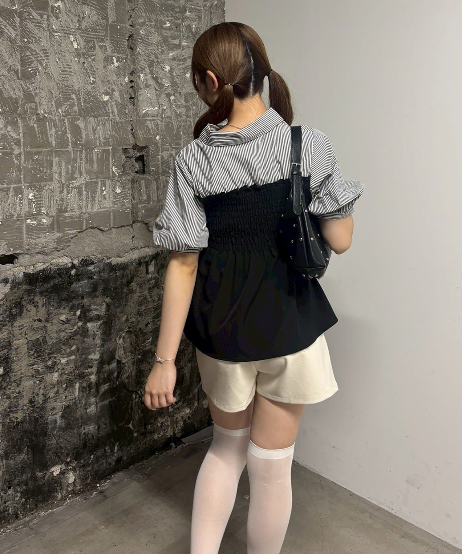 NICE CLAUP / OLIVE des OLIVE OUTLET(ナイスクラップ  / オリーブ デ オリーブ アウトレット) 【ANOTHER BRANCH】シャーリングドッキングペプラムブラウス