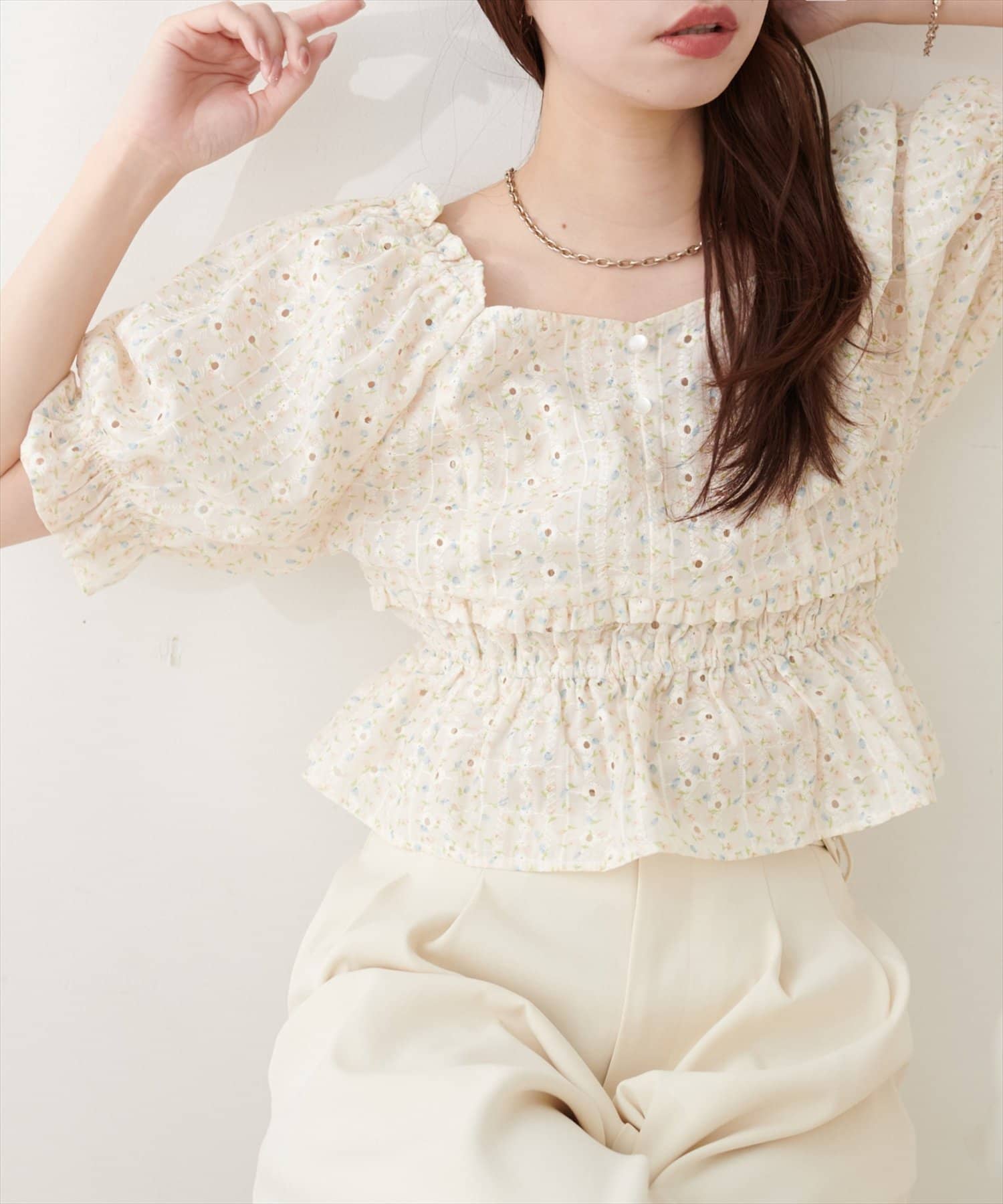 natural couture(ナチュラルクチュール) ウエストシャーリングブラウス