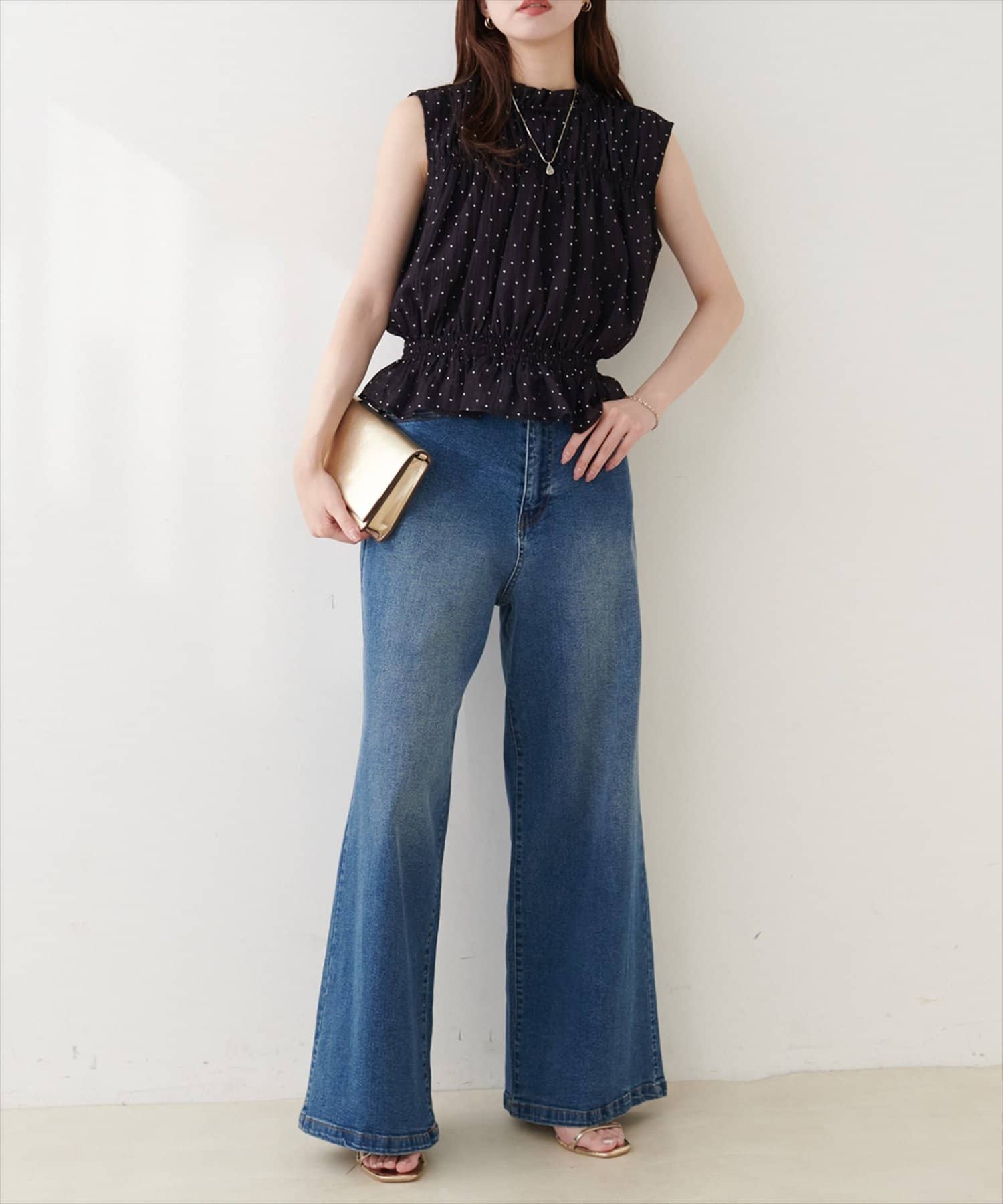 natural couture(ナチュラルクチュール) 胸シャーリングシアーノースリブラウス