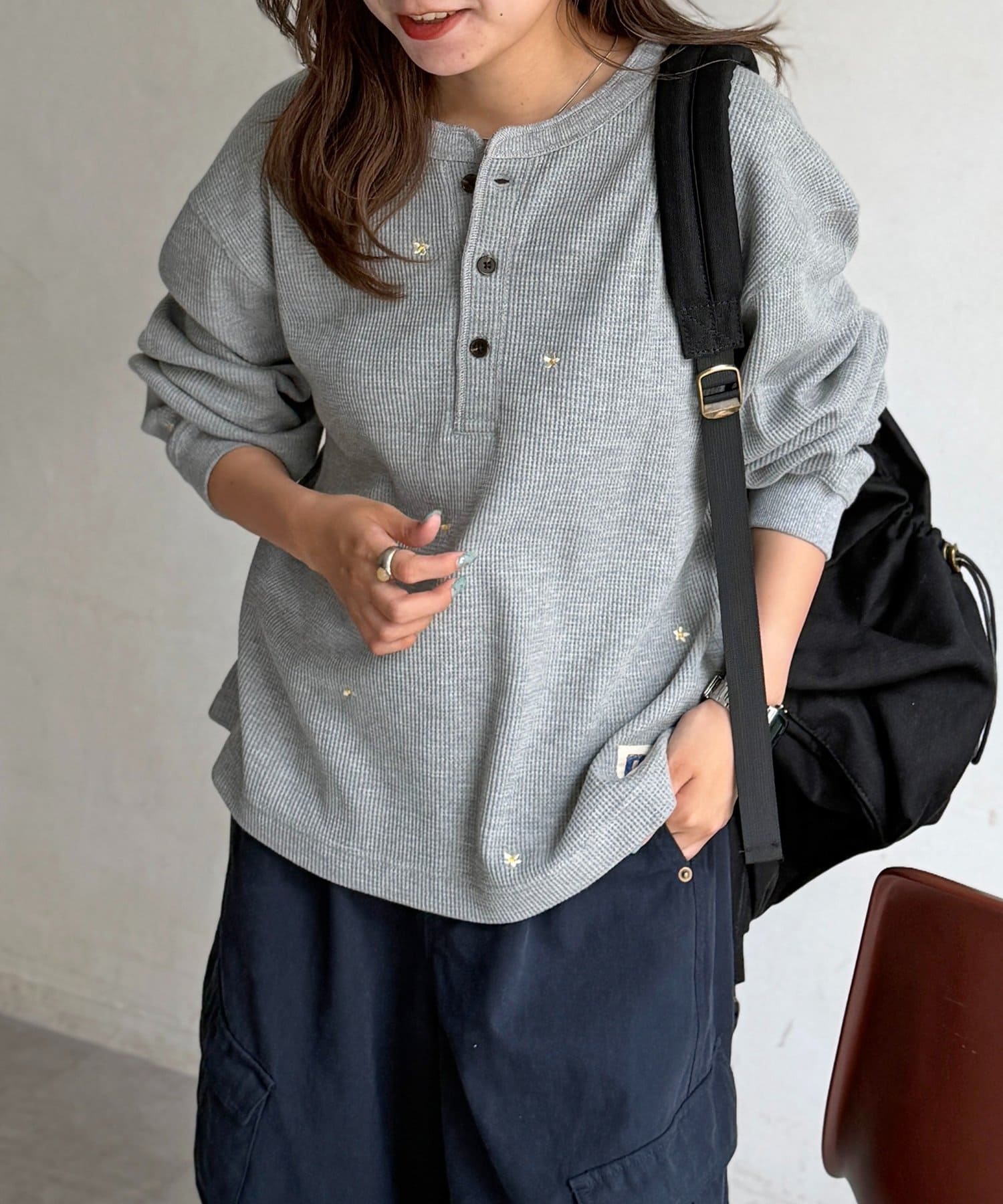CPCM(シーピーシーエム) フラワー刺繍ワッフルヘンリー
