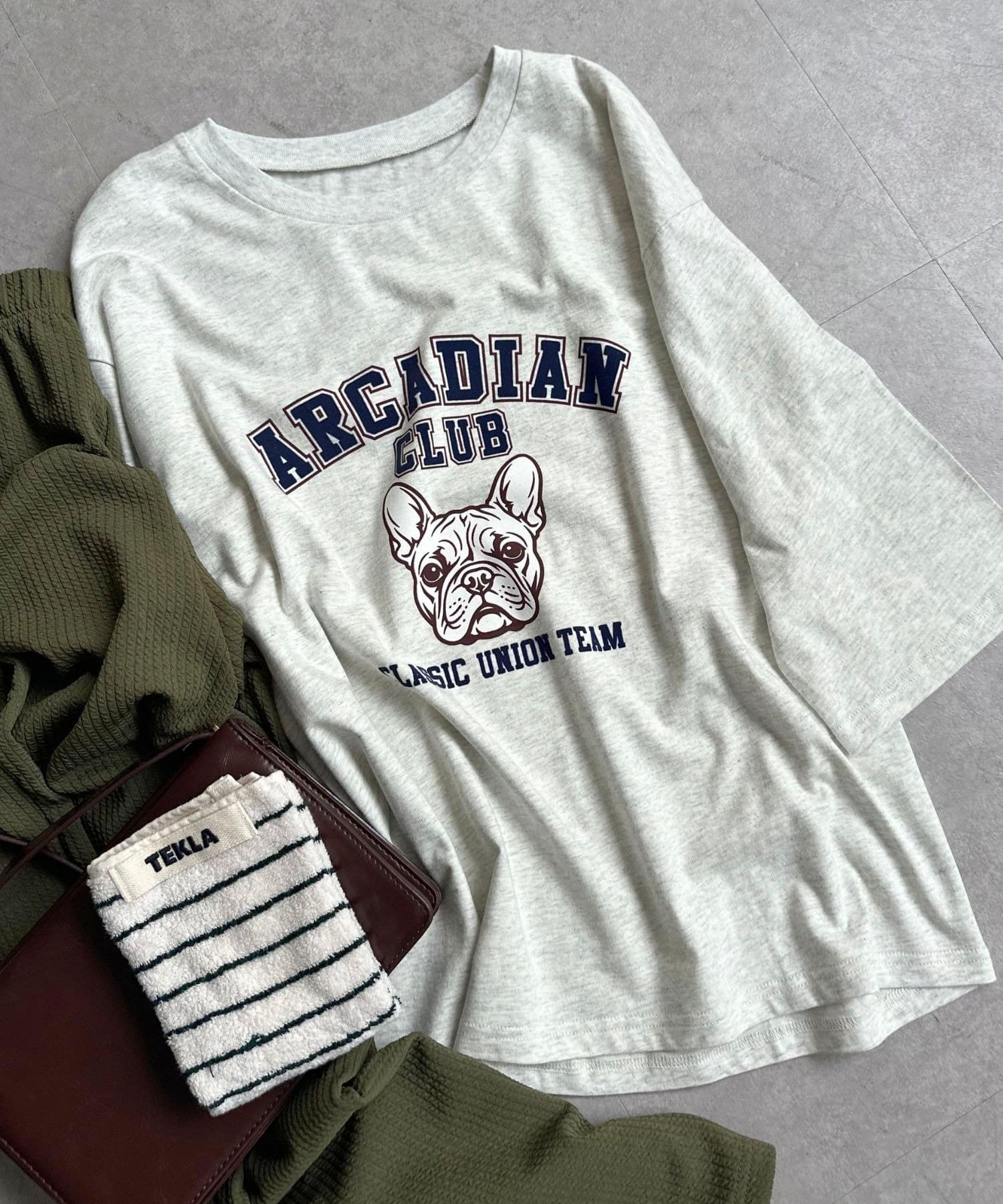 LOCUST(ローカスト) 【オーバーサイズ・コットン素材】犬プリントTシャツ
