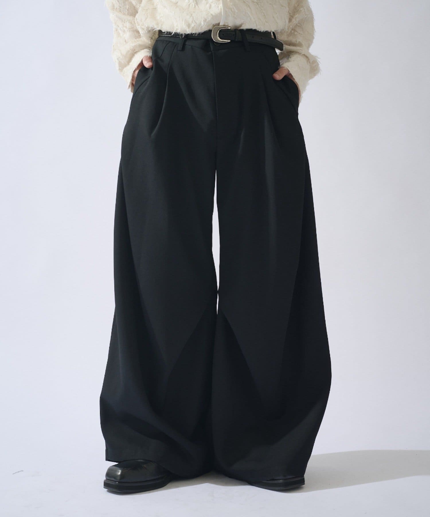 Lui's(ルイス) SURJENT ディープタックパンツ