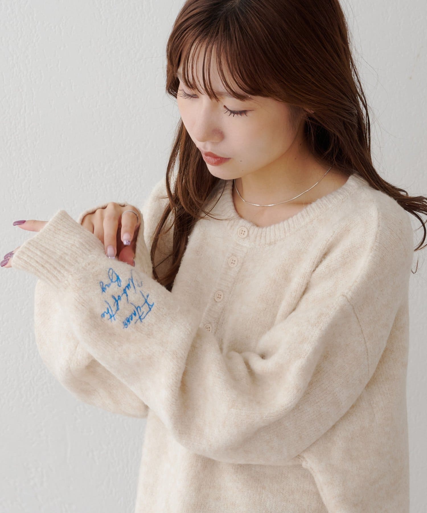 DISCOAT(ディスコート) 【Enlude】袖刺繍ロゴニットヘンリーネックニット《ユニセックス》