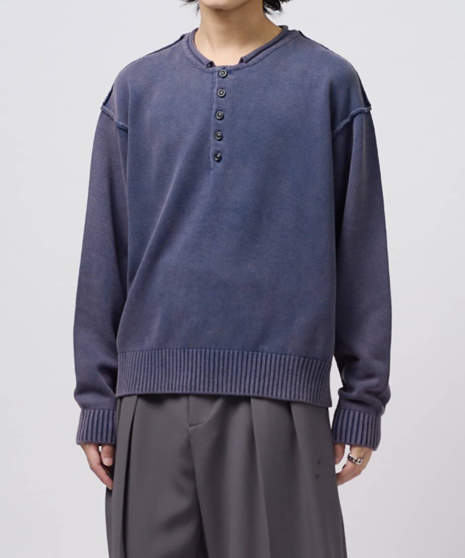 Lui's(ルイス) ストーンウォッシュヘンリーネックニット