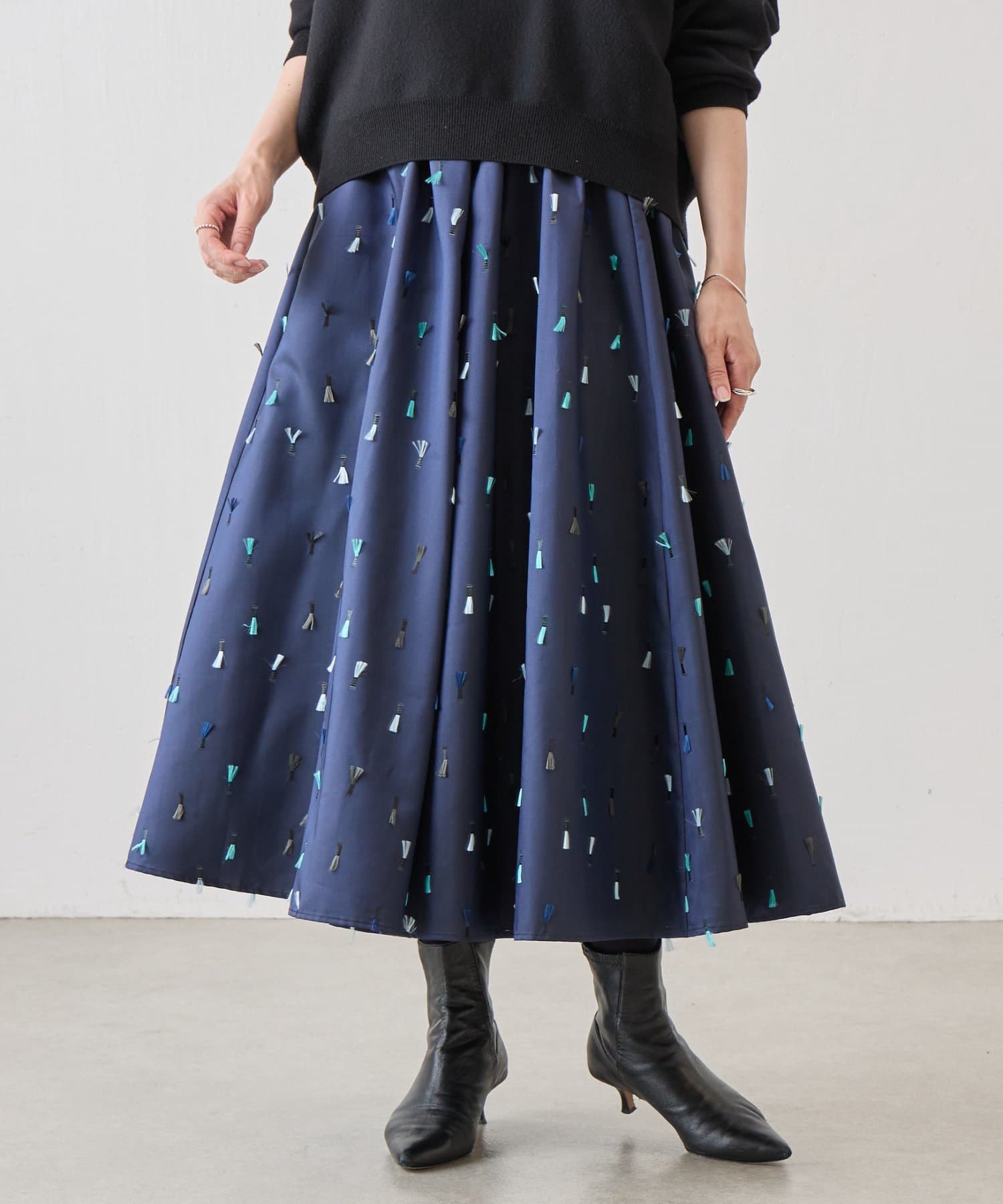 BEARDSLEY(ビアズリー) 《8/24(月)12:00予約開始》フェザー刺繍スカート