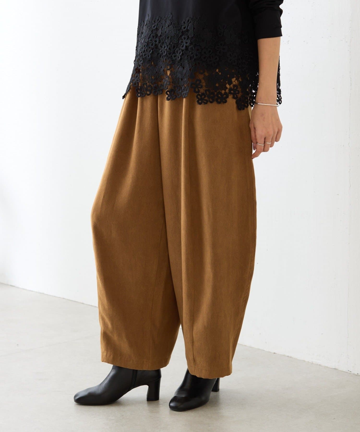 BEARDSLEY(ビアズリー) フェイクスエードバレルパンツ