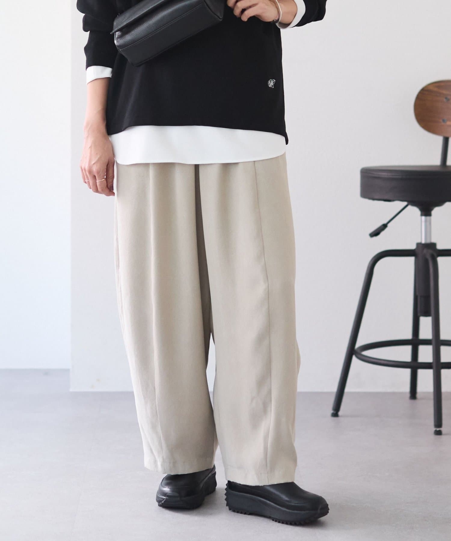 BEARDSLEY(ビアズリー) フェイクスエードバレルパンツ