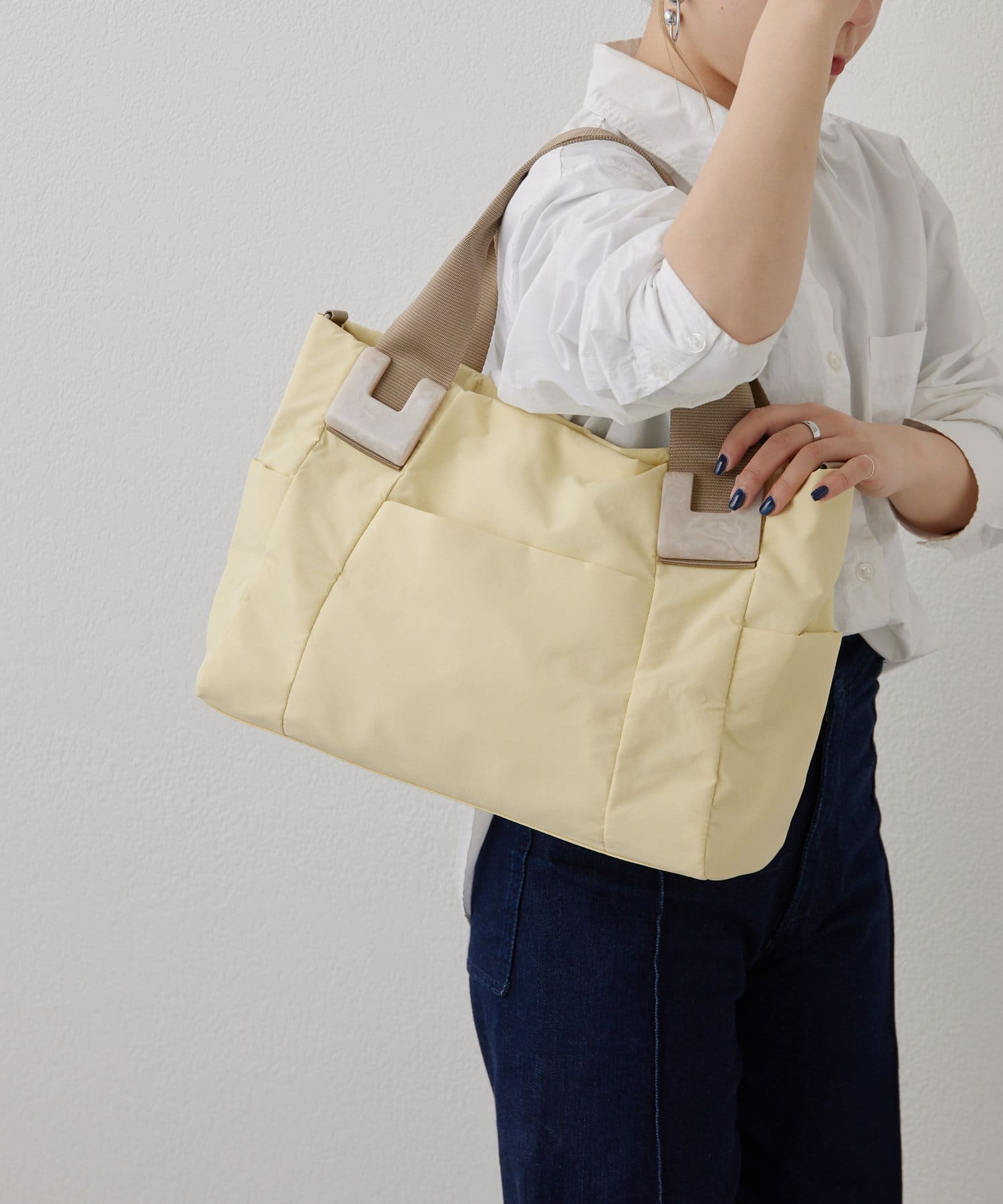 【美品】ear PAPILLONNER 樹脂パーツトートバッグMサイズ ear PAPILLONNER】樹脂パーツトートバッグMサイズ | OUTLET