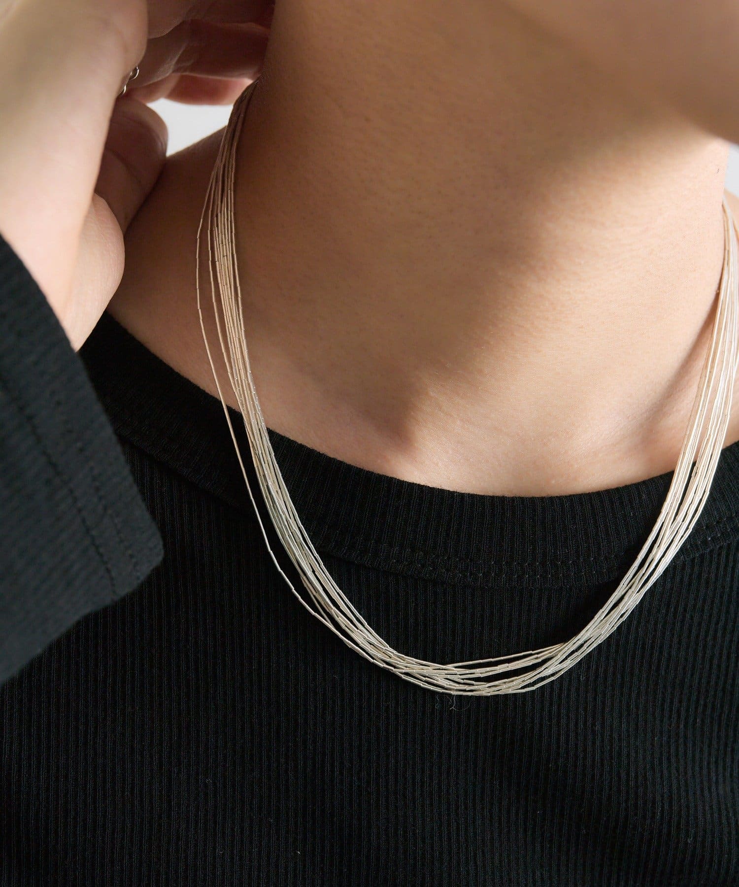 ear PAPILLONNER(イア パピヨネ) 《スターリングシルバー使用》リキッドシルバー10×40ショートネックレス