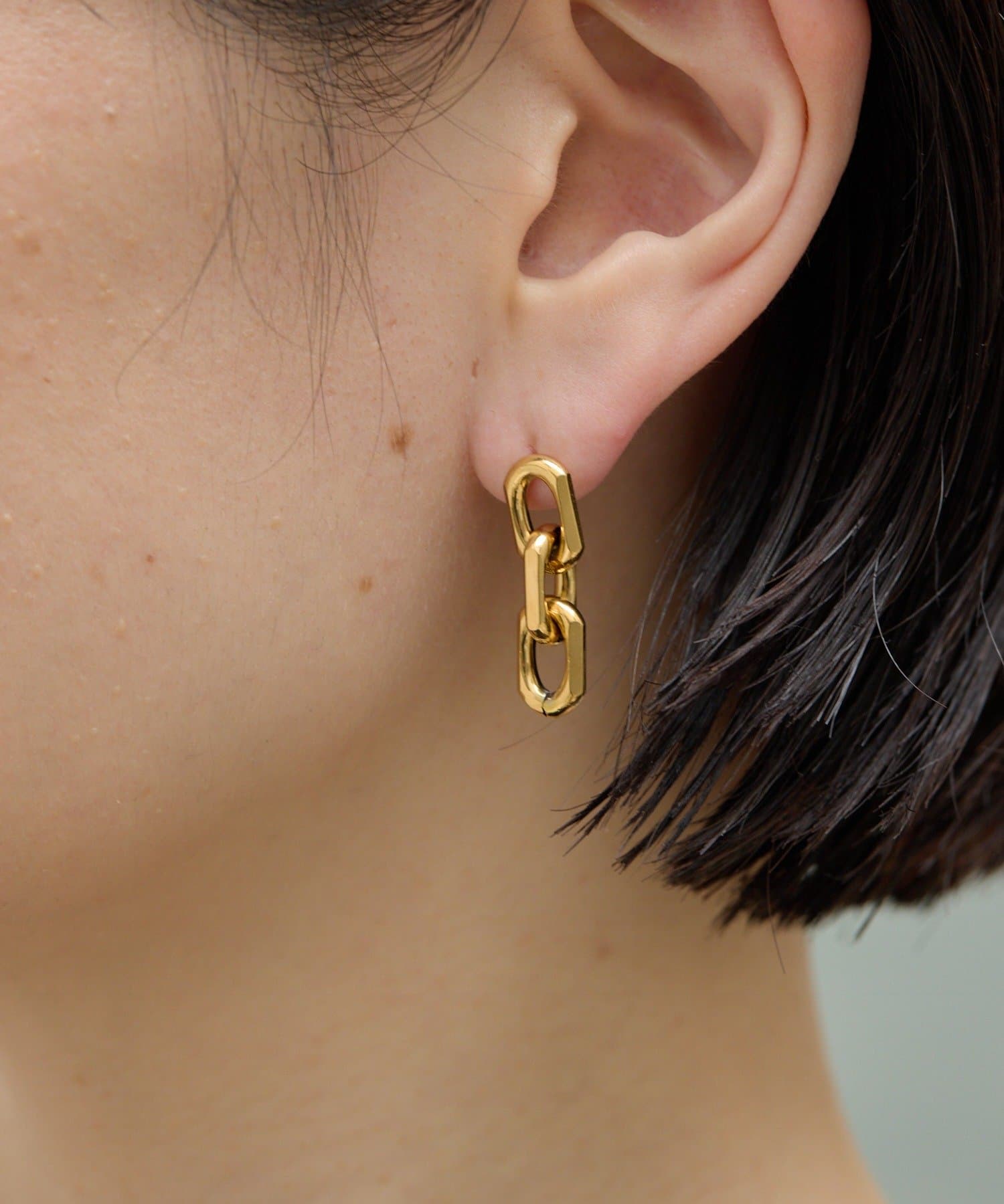 ear PAPILLONNER(イア パピヨネ) 《金属アレルギー対応/ステンレス》エッジチェーンピアス