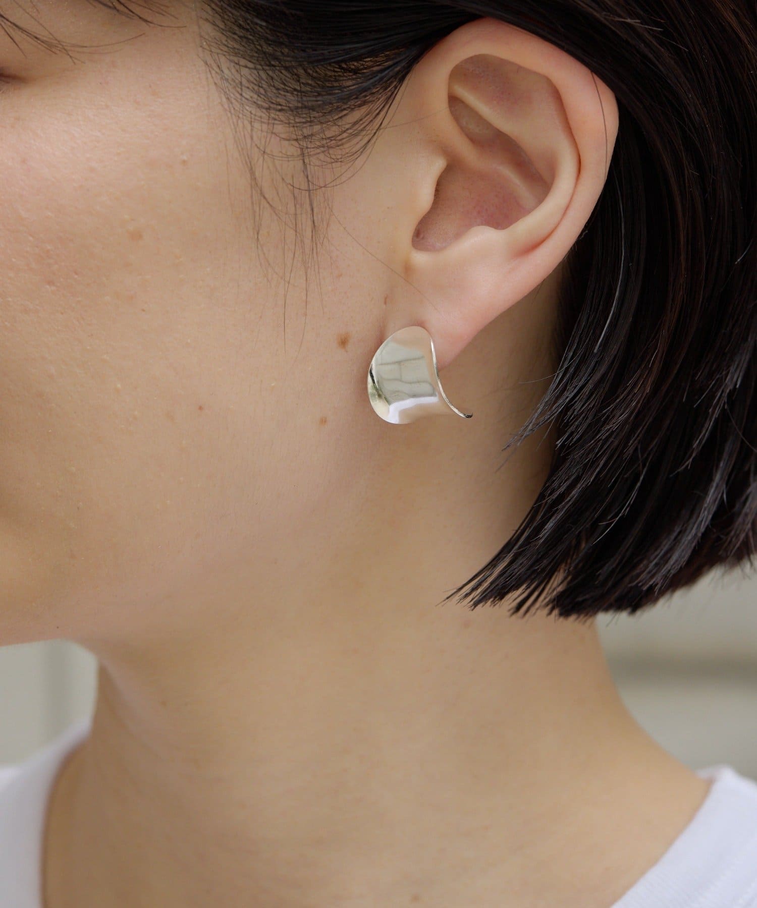 ear PAPILLONNER(イア パピヨネ) アールプレートピアス