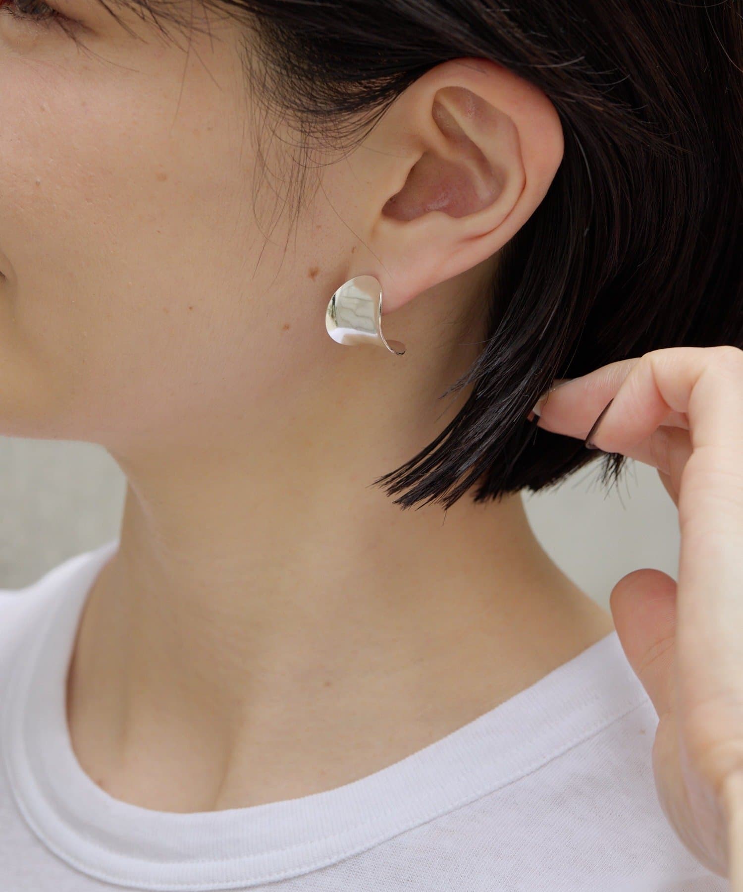 ear PAPILLONNER(イア パピヨネ) アールプレートピアス