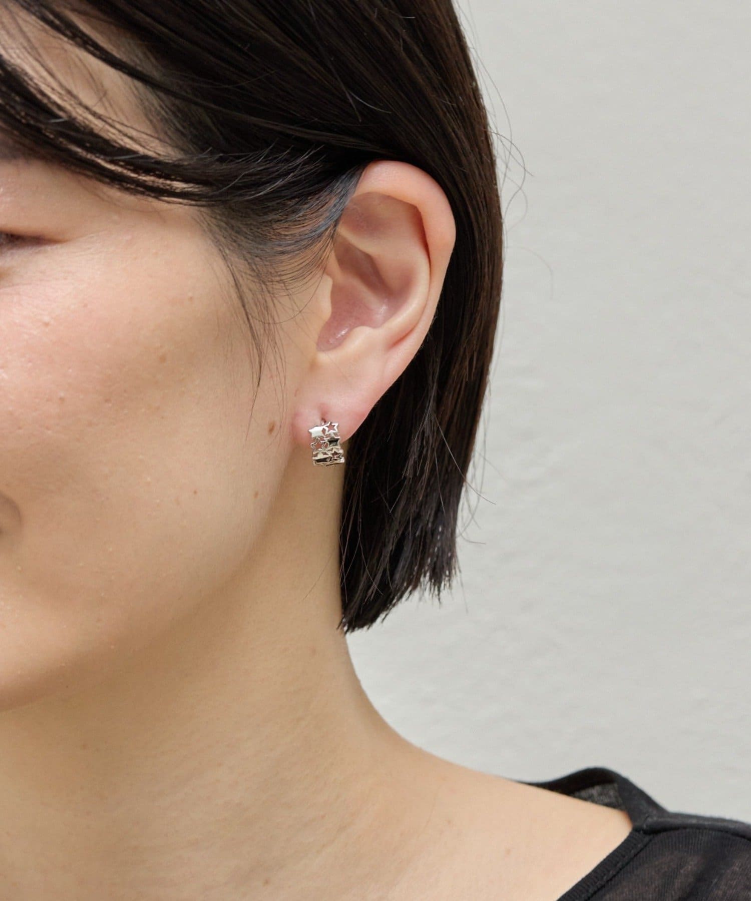 ear PAPILLONNER(イア パピヨネ) 星屑フープピアス