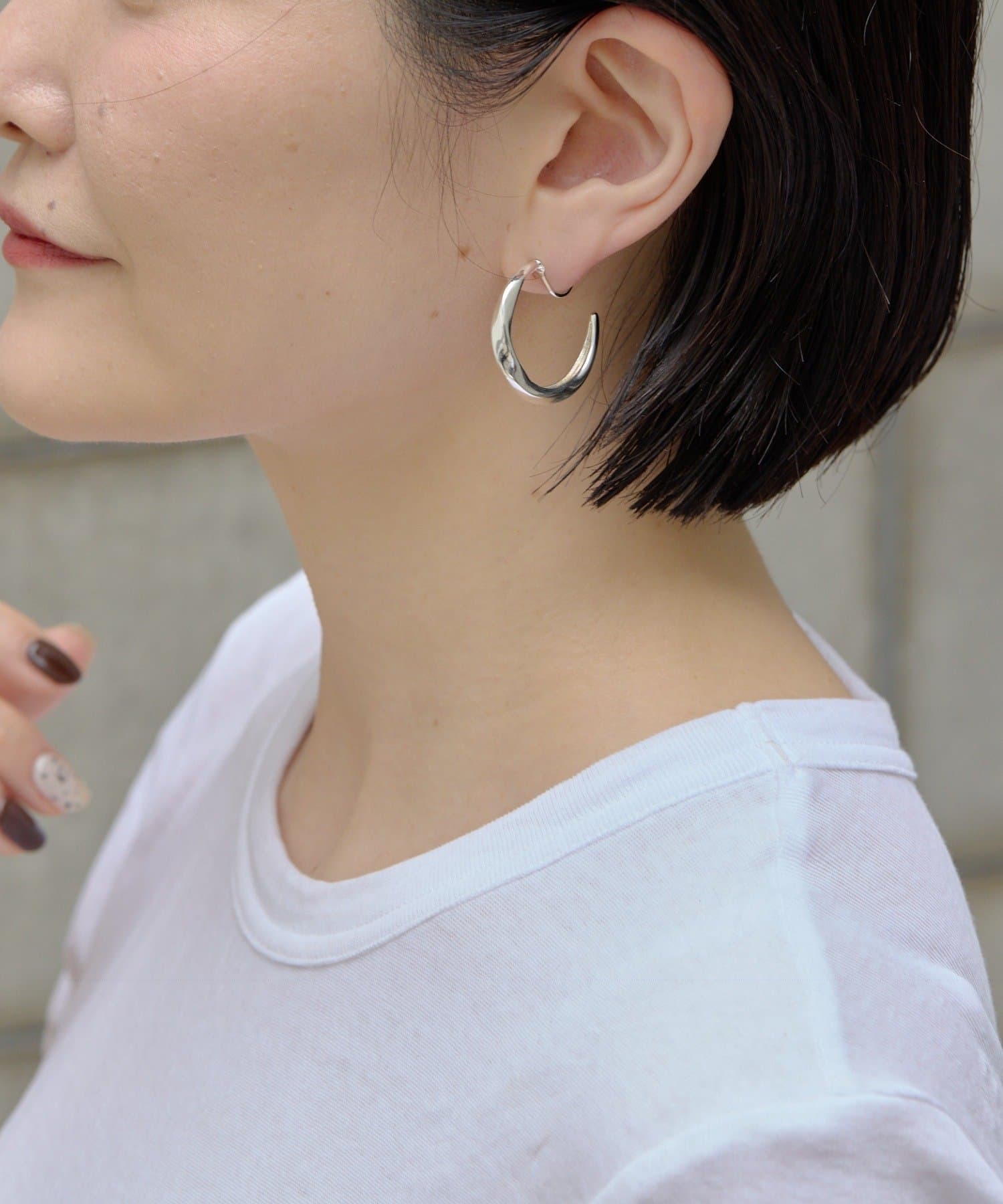 ear PAPILLONNER(イア パピヨネ) 《WEB＆一部店舗限定》ねじれフープイヤリング