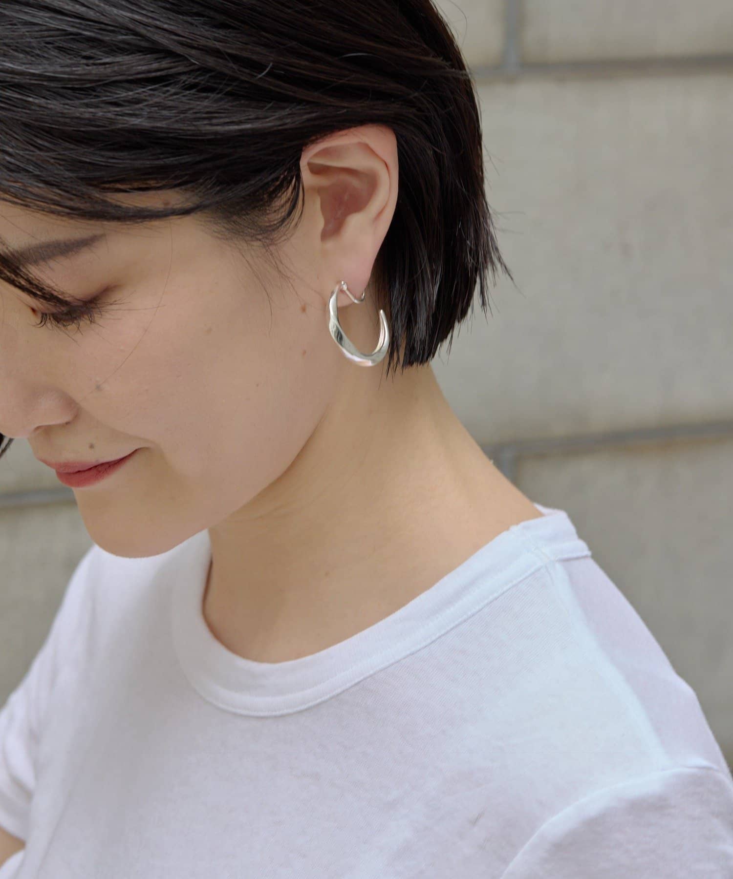 ear PAPILLONNER(イア パピヨネ) 《WEB＆一部店舗限定》ねじれフープイヤリング