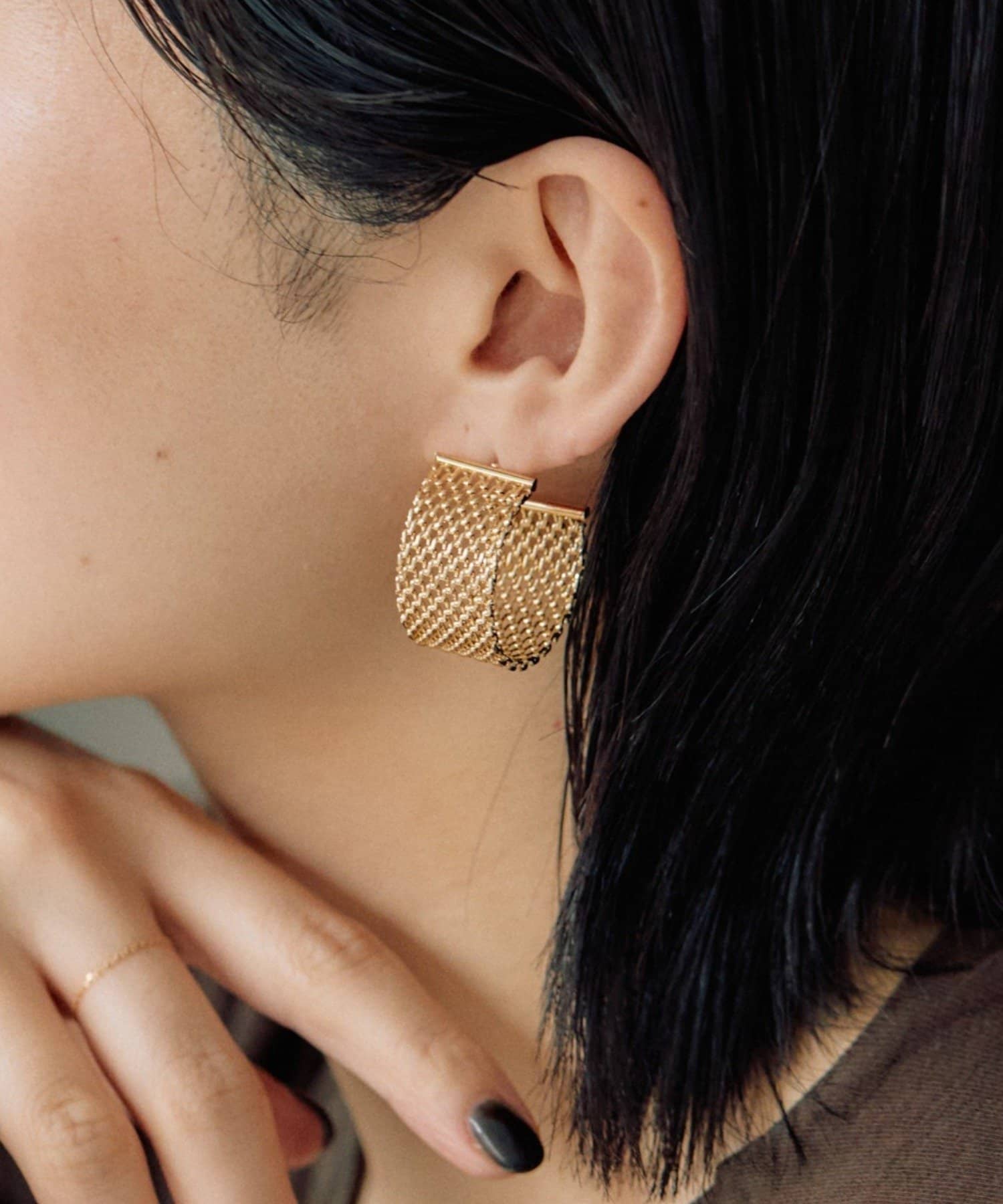 ear PAPILLONNER(イア パピヨネ) 幅広メッシュフープピアス《チタンポスト》
