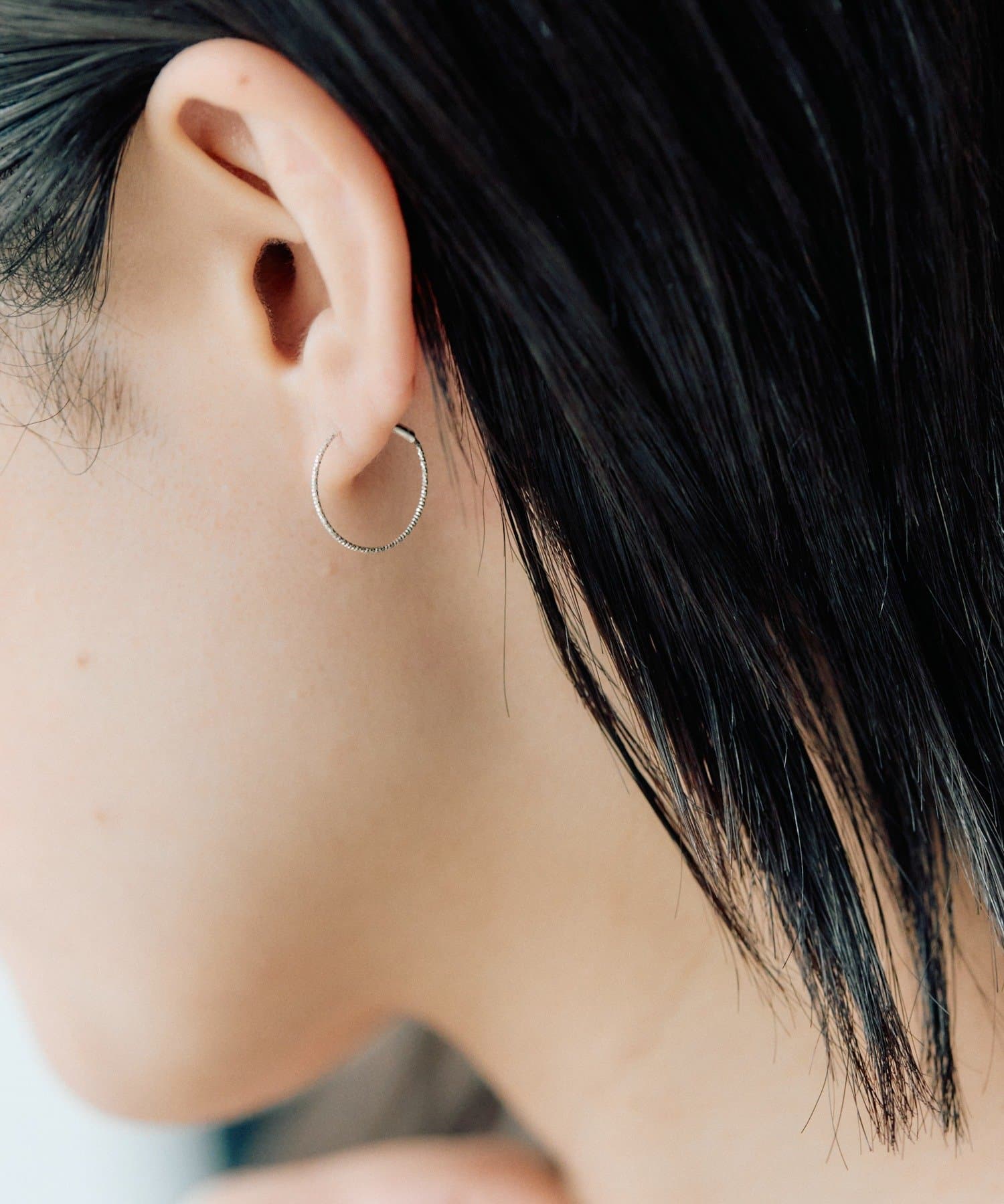 ear PAPILLONNER(イア パピヨネ) エンドレスフープショートピアス《WEB＆一部店舗限定/スターリングシルバー使用》