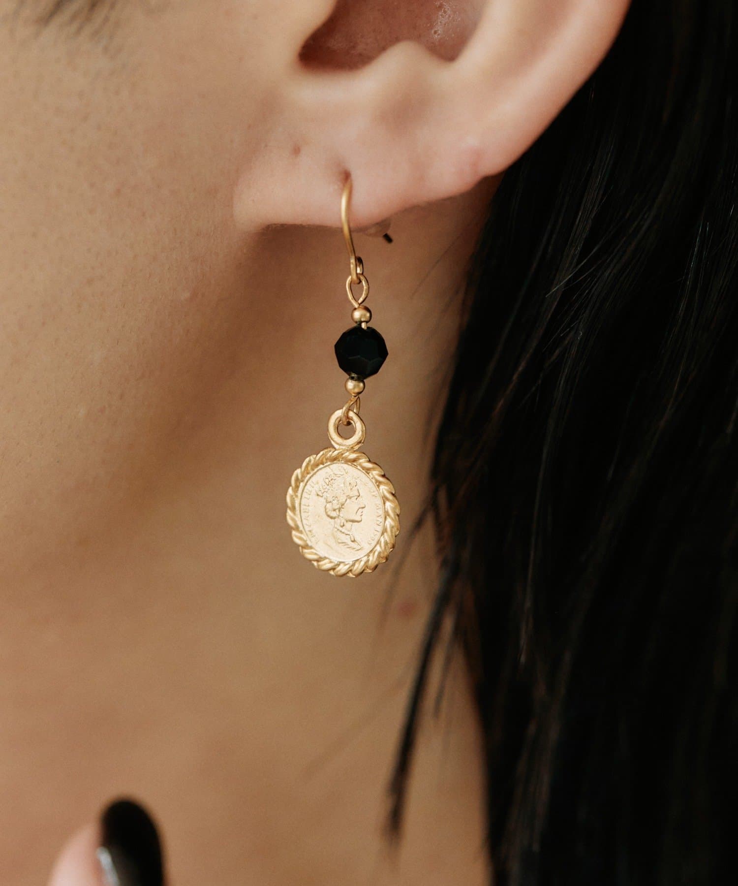 ear PAPILLONNER(イア パピヨネ) コインチャームピアス《日本製》