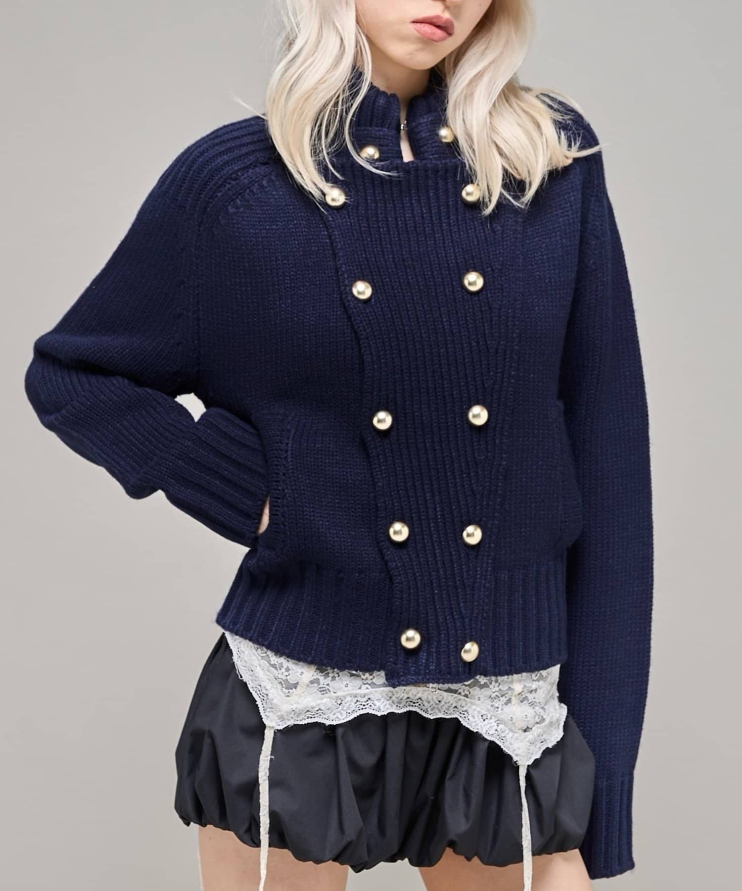 WHO’S WHO gallery(フーズフーギャラリー) 【26AW LOOK掲載品番】ヘリテージWボタンニット