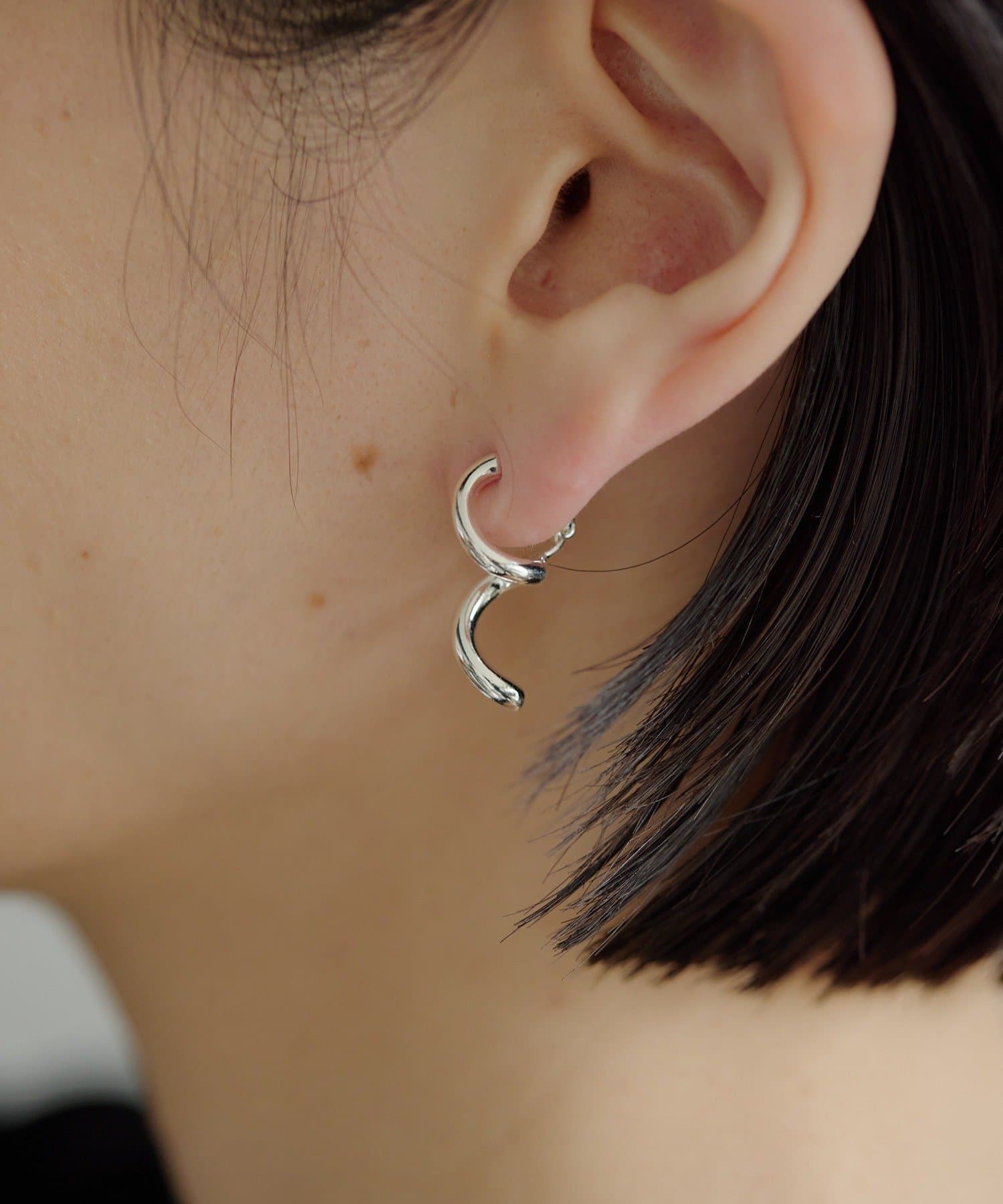 ear PAPILLONNER(イア パピヨネ) スパイラルイヤリング