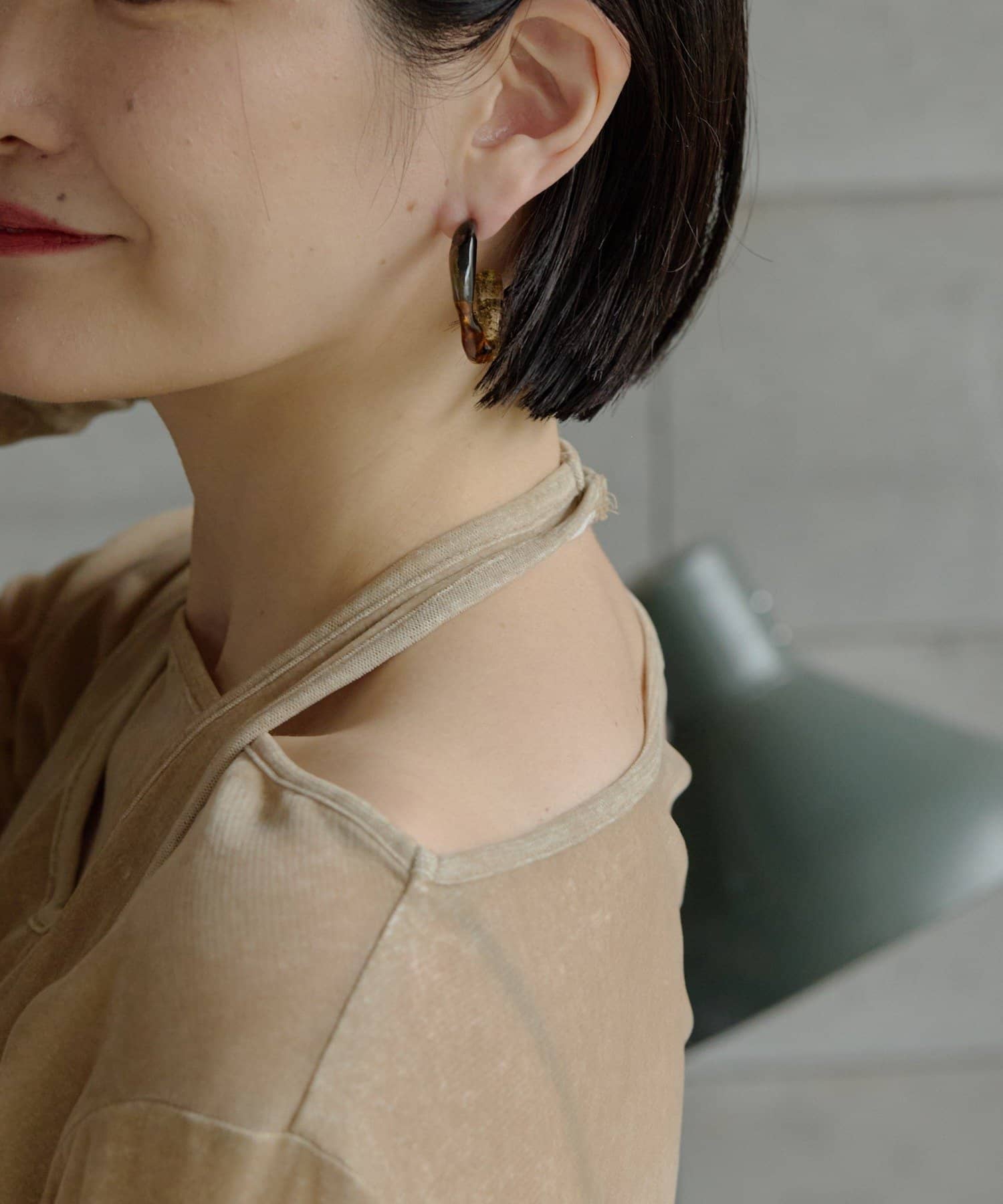 ear PAPILLONNER(イア パピヨネ) ３色樹脂フープピアス