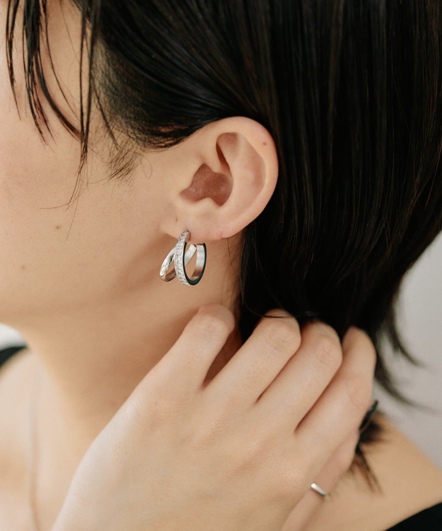 ear PAPILLONNER(イア パピヨネ) キラキラダブルピアス《WEB＆一部店舗限定/金属アレルギー対応/ステンレス》