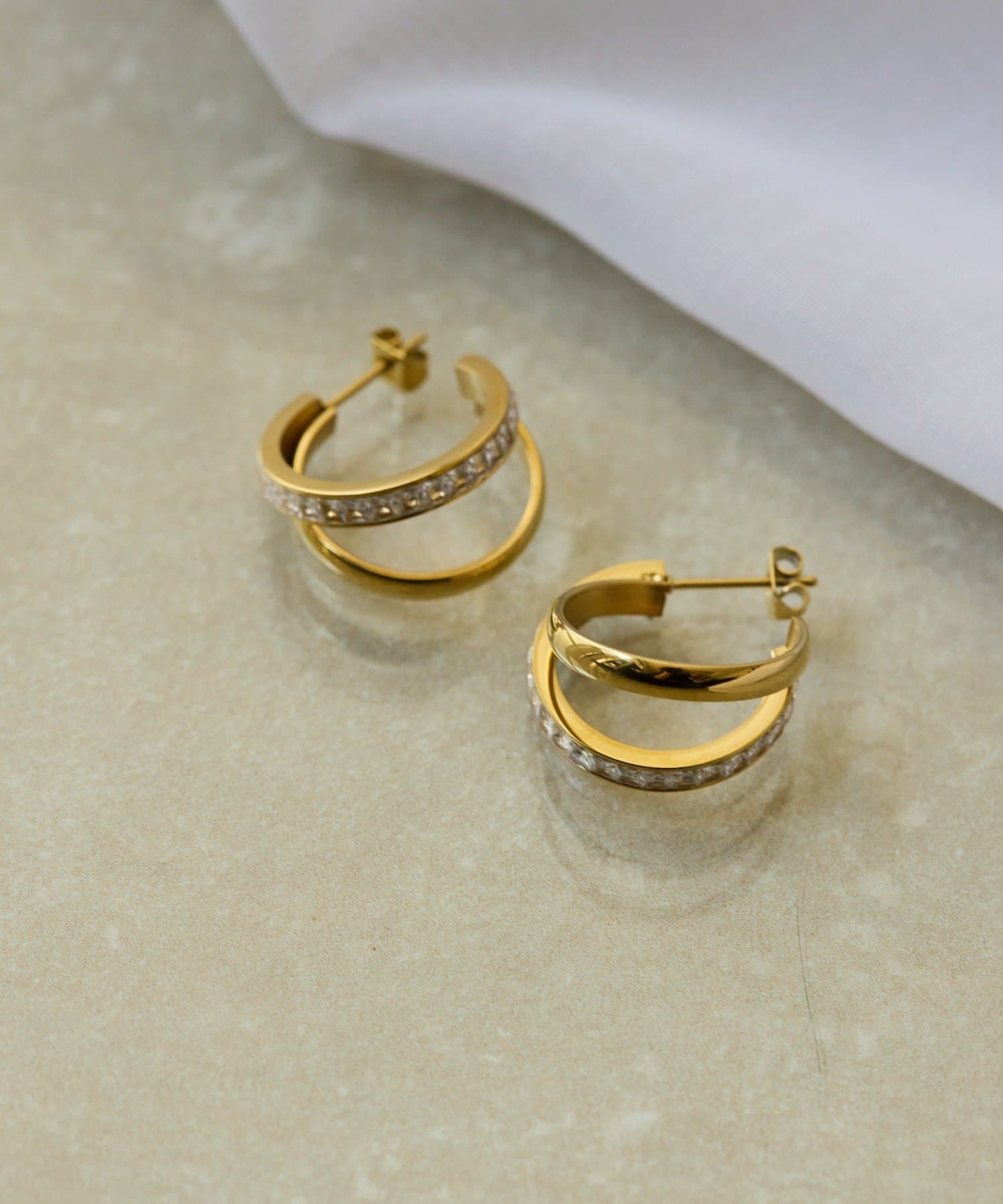 ear PAPILLONNER(イア パピヨネ) キラキラダブルピアス《WEB＆一部店舗限定/金属アレルギー対応/ステンレス》