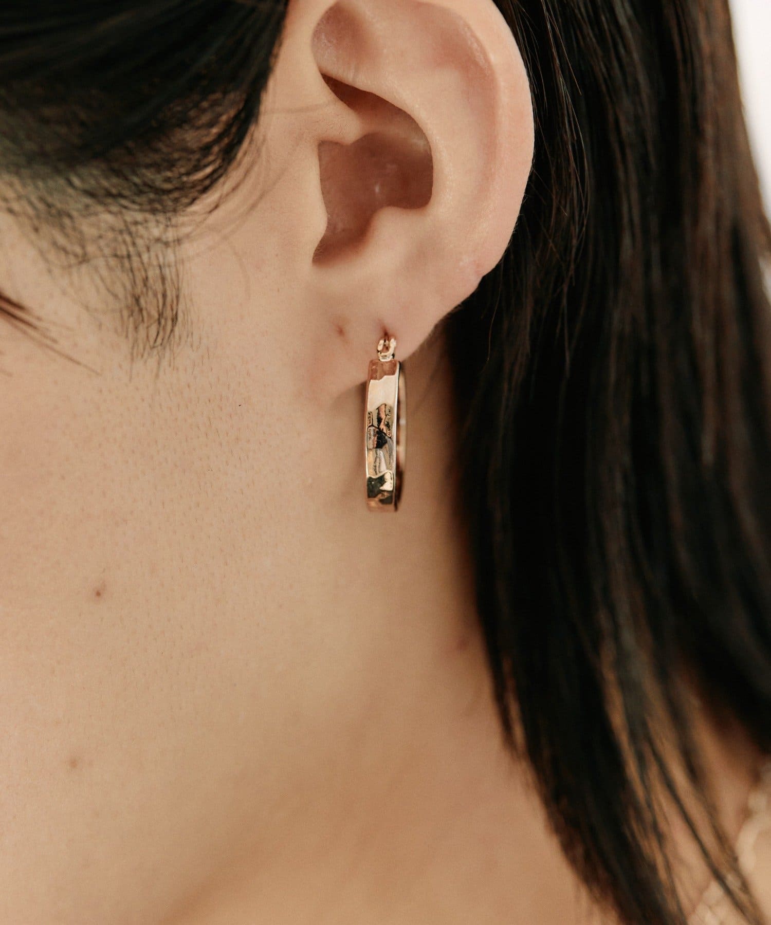 ear PAPILLONNER(イア パピヨネ) シアーブラウンでこぼこフープピアス《日本製》
