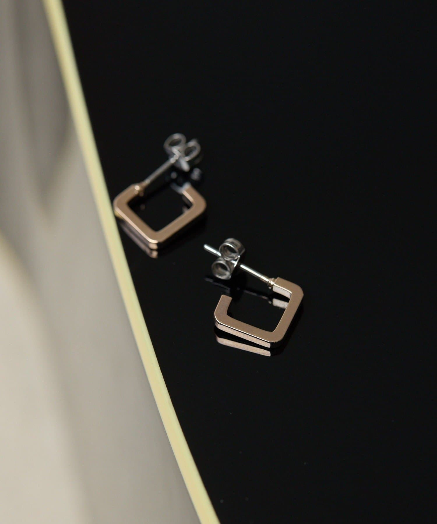 ear PAPILLONNER(イア パピヨネ) シアーブラウン四角フープピアス《日本製》